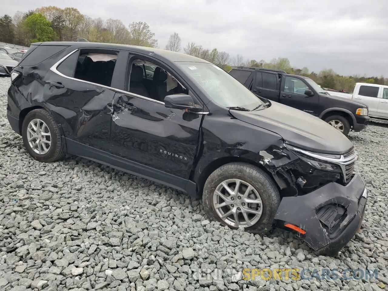 4 Photograph of a damaged car 3GNAXKEV8NL311208 CHEVROLET EQUINOX 2022