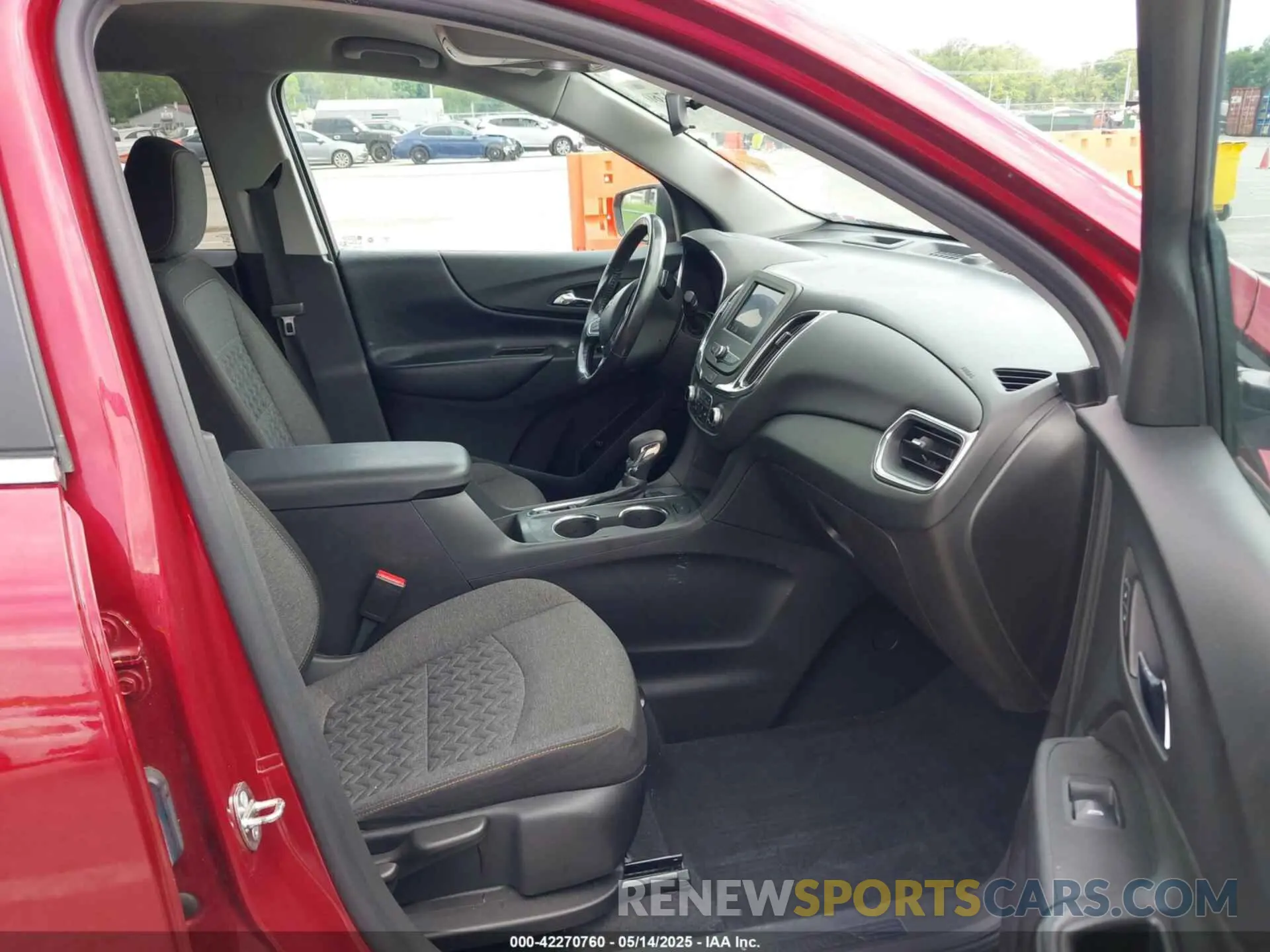 5 Photograph of a damaged car 3GNAXKEV8NS179184 CHEVROLET EQUINOX 2022