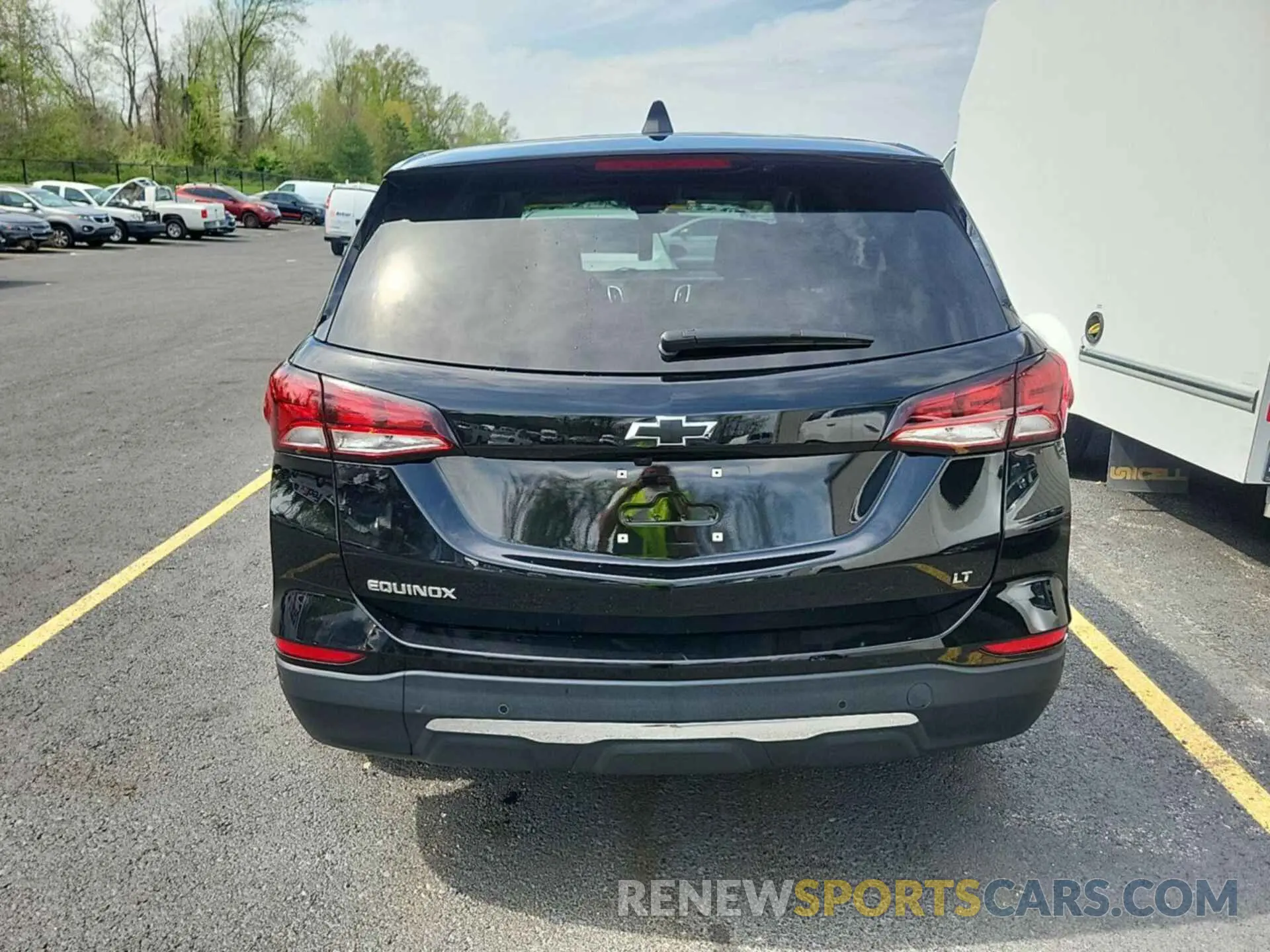 6 Photograph of a damaged car 3GNAXKEV9NL120946 CHEVROLET EQUINOX 2022