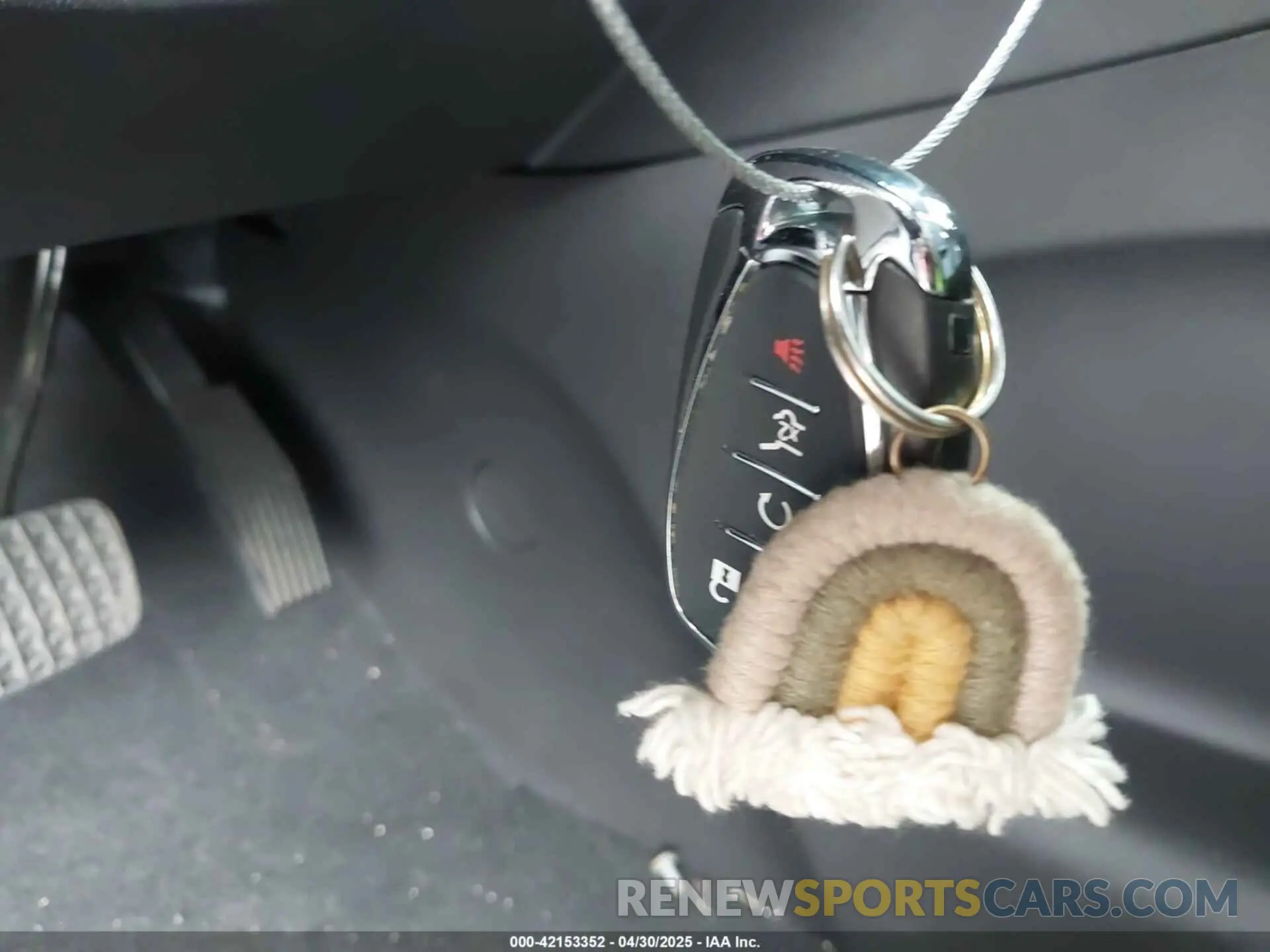 11 Photograph of a damaged car 3GNAXKEV9NL268398 CHEVROLET EQUINOX 2022