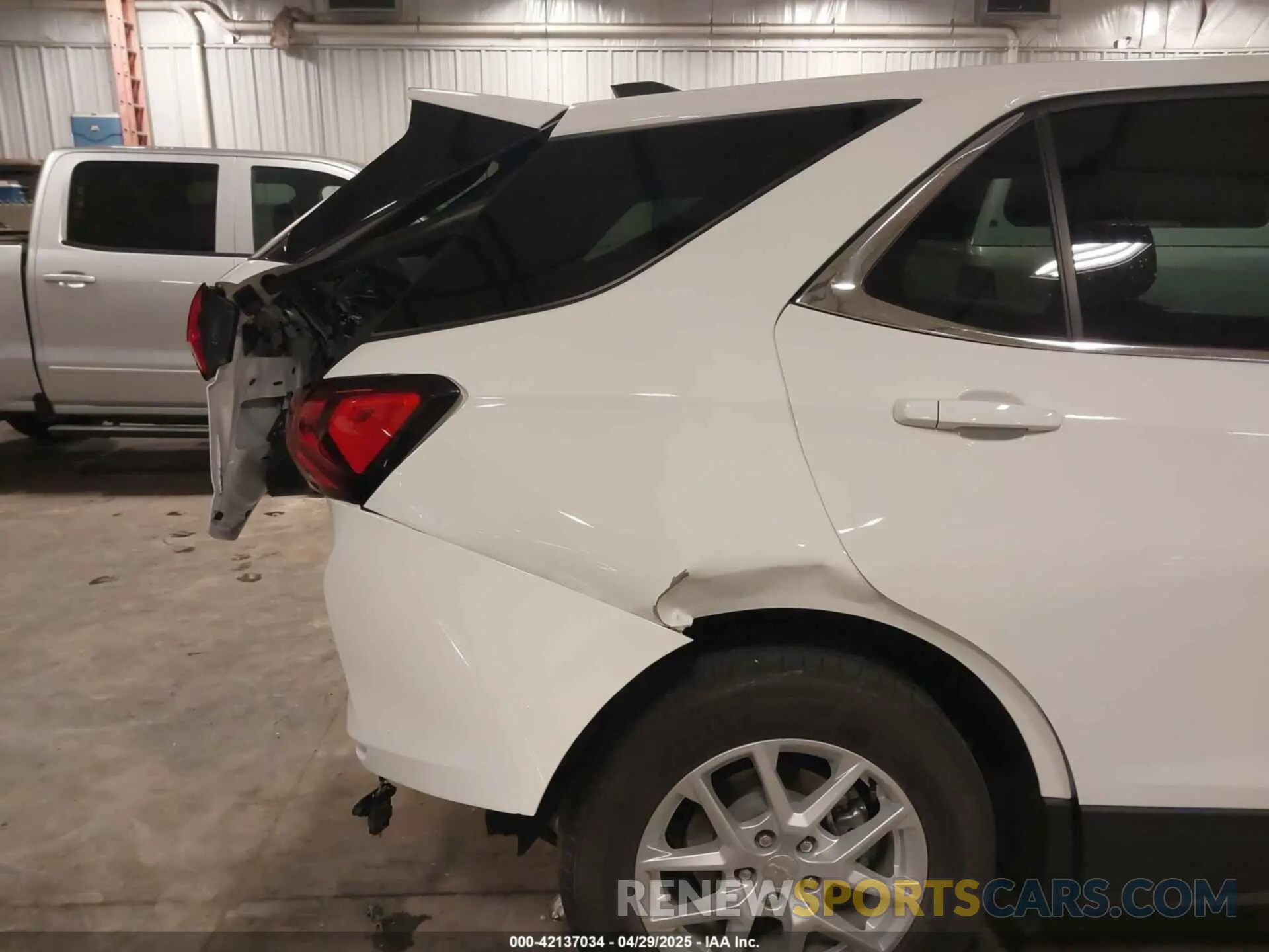 19 Photograph of a damaged car 3GNAXKEV9NL299117 CHEVROLET EQUINOX 2022