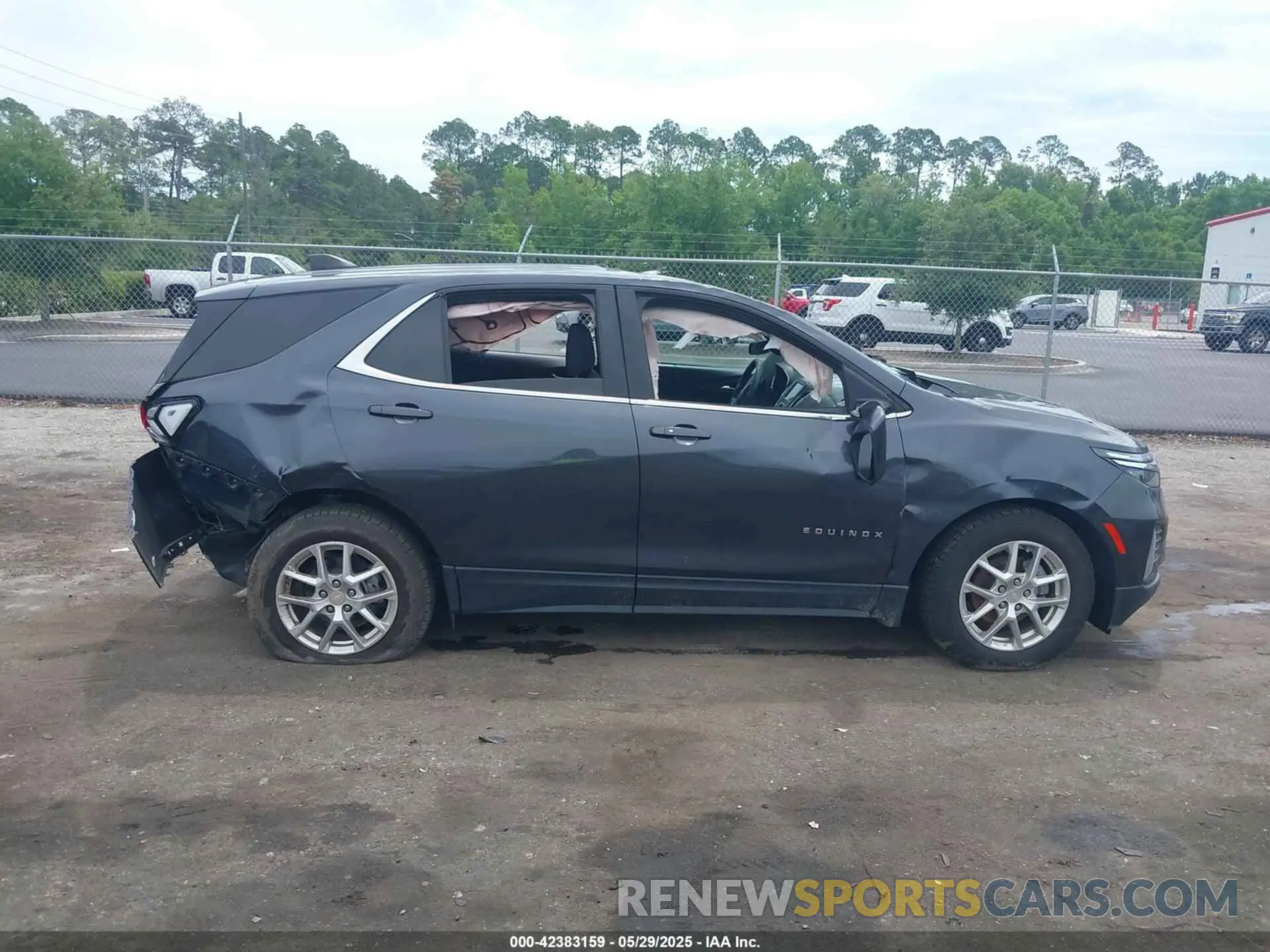 13 Photograph of a damaged car 3GNAXKEV9NS100234 CHEVROLET EQUINOX 2022