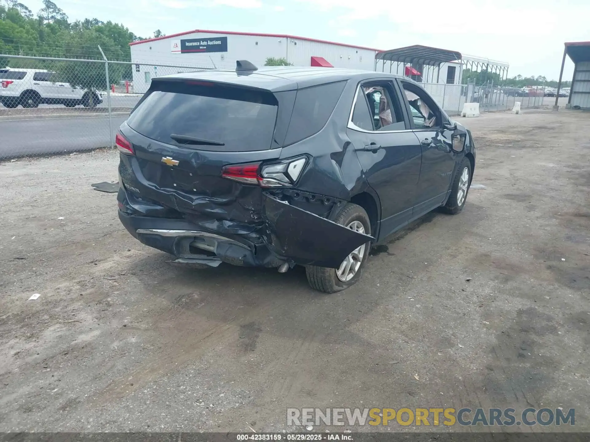 4 Photograph of a damaged car 3GNAXKEV9NS100234 CHEVROLET EQUINOX 2022