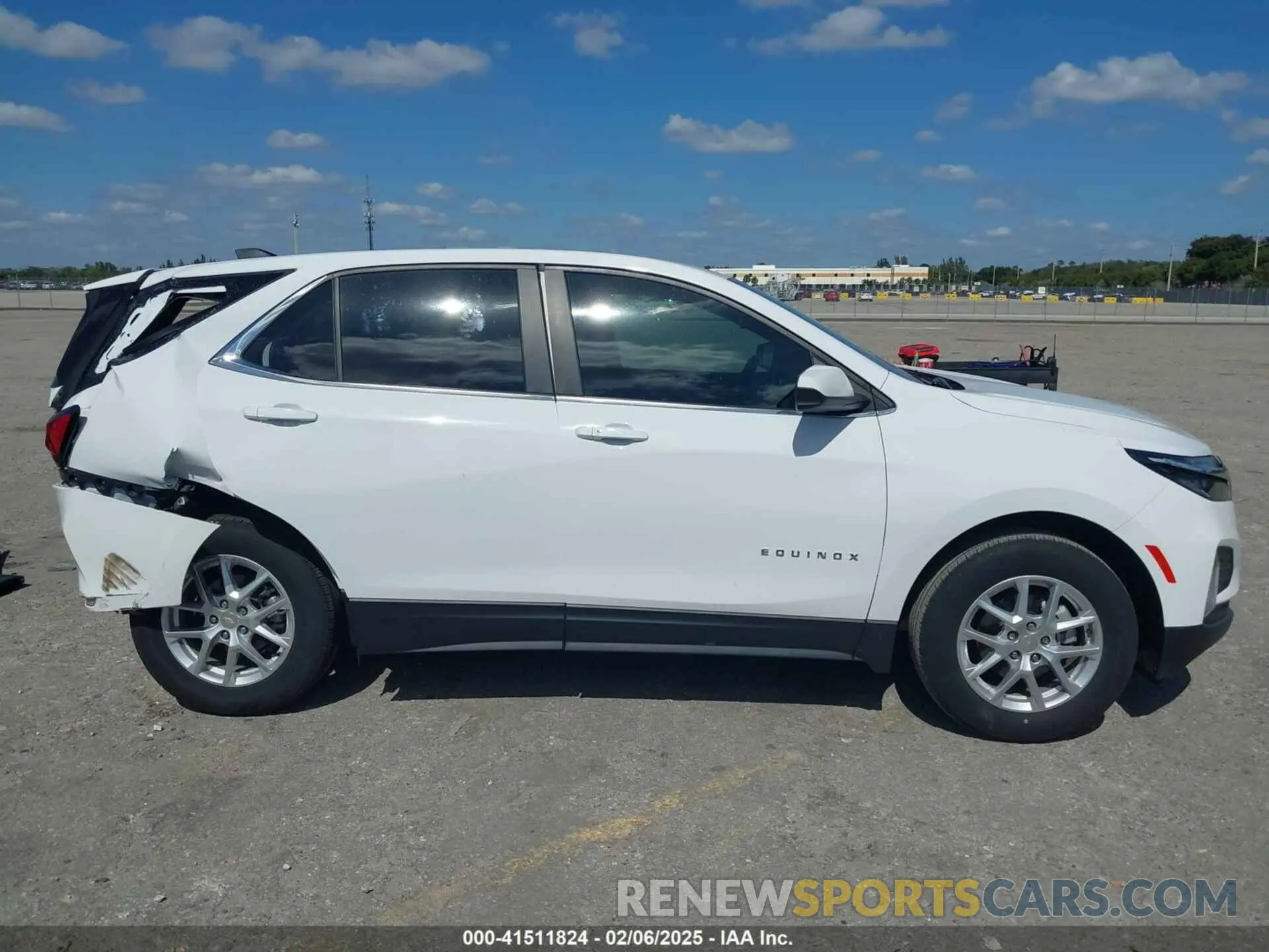 13 Photograph of a damaged car 3GNAXKEVXNL192013 CHEVROLET EQUINOX 2022