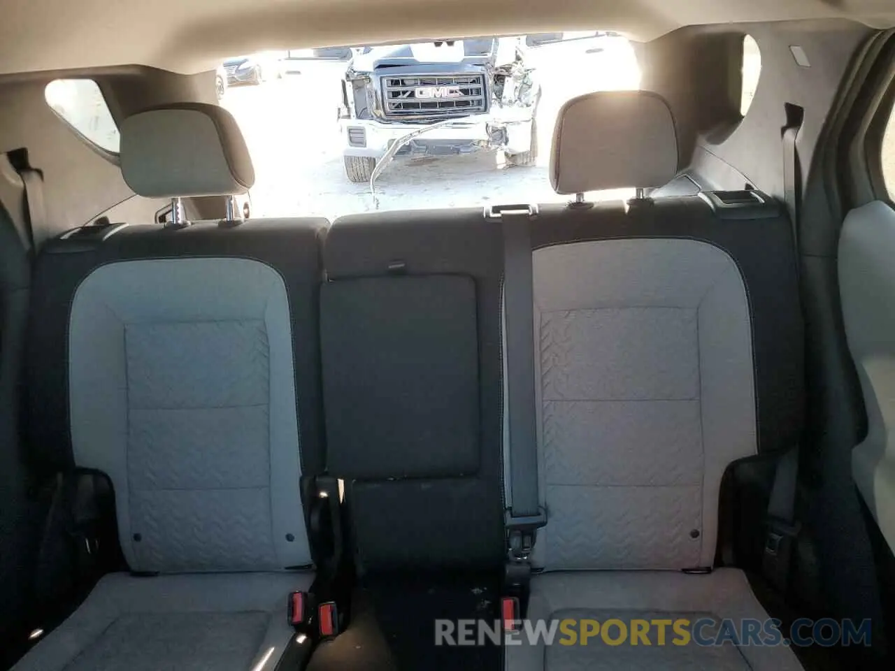10 Photograph of a damaged car 3GNAXKEVXNL242859 CHEVROLET EQUINOX 2022