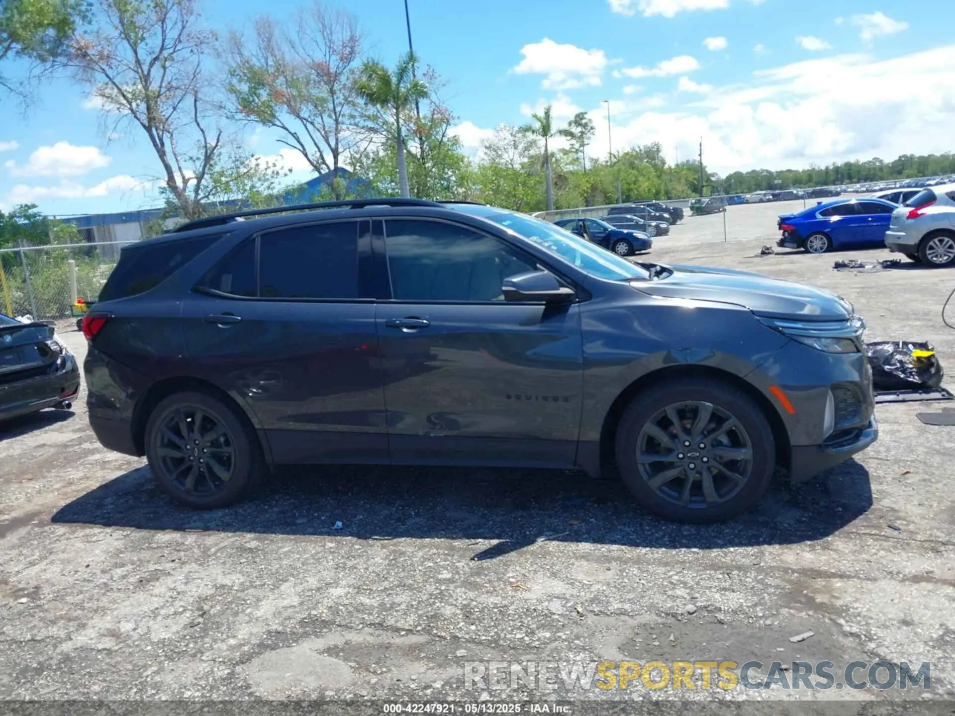 13 Photograph of a damaged car 3GNAXMEV0NS105933 CHEVROLET EQUINOX 2022