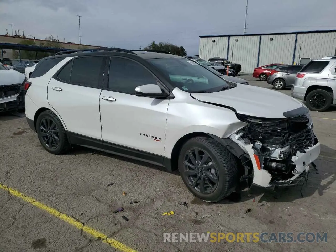 4 Photograph of a damaged car 3GNAXMEV0NS186609 CHEVROLET EQUINOX 2022