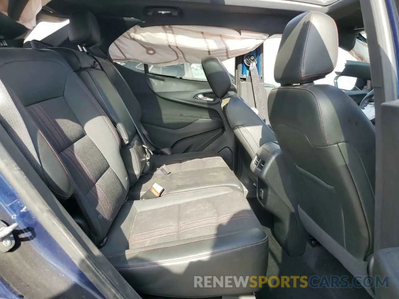 11 Photograph of a damaged car 3GNAXMEV4NS235570 CHEVROLET EQUINOX 2022