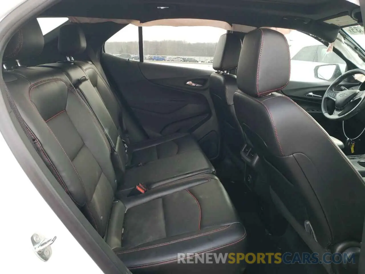 11 Photograph of a damaged car 3GNAXMEV5NS104695 CHEVROLET EQUINOX 2022