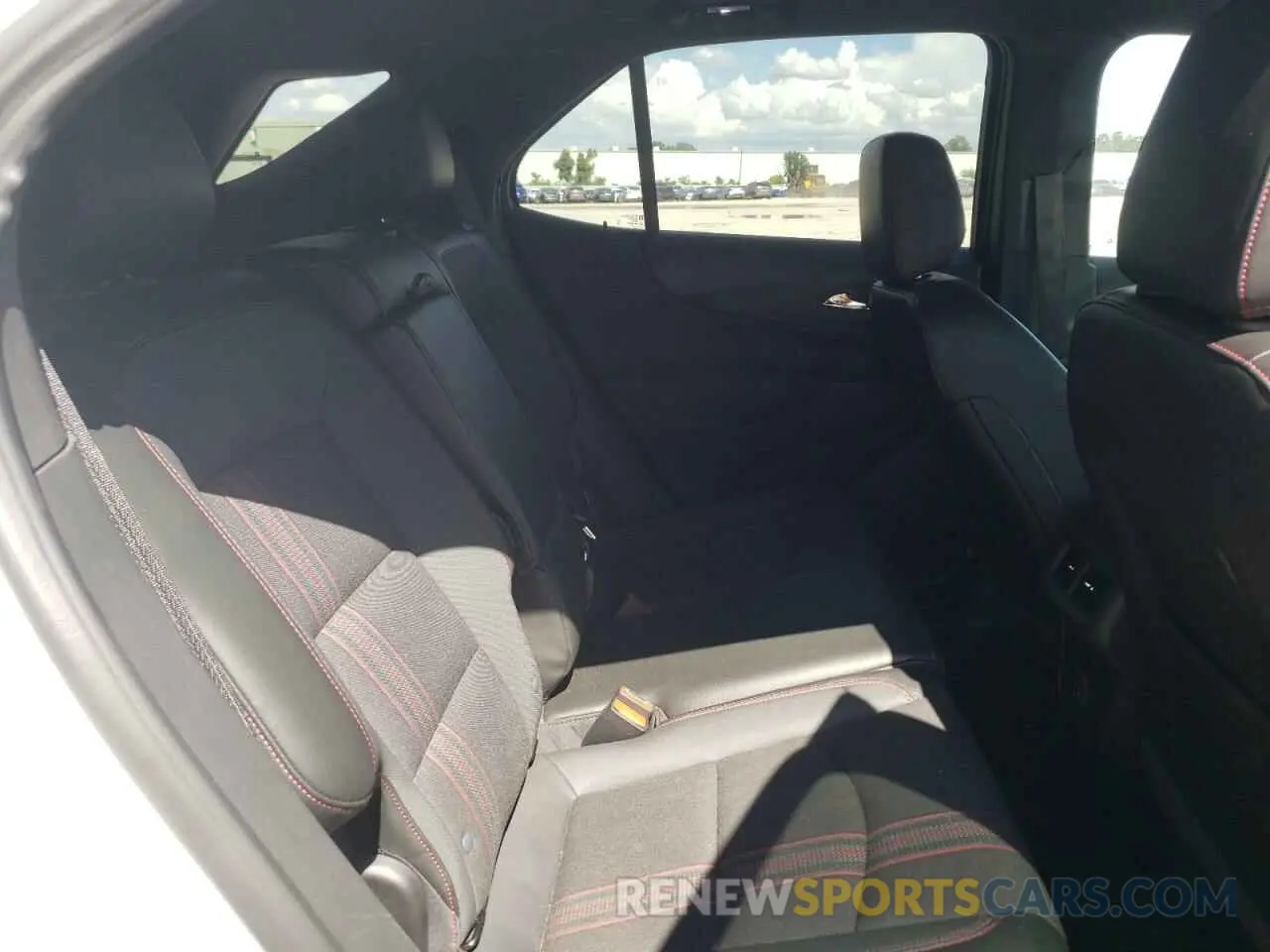 11 Photograph of a damaged car 3GNAXMEV5NS245928 CHEVROLET EQUINOX 2022