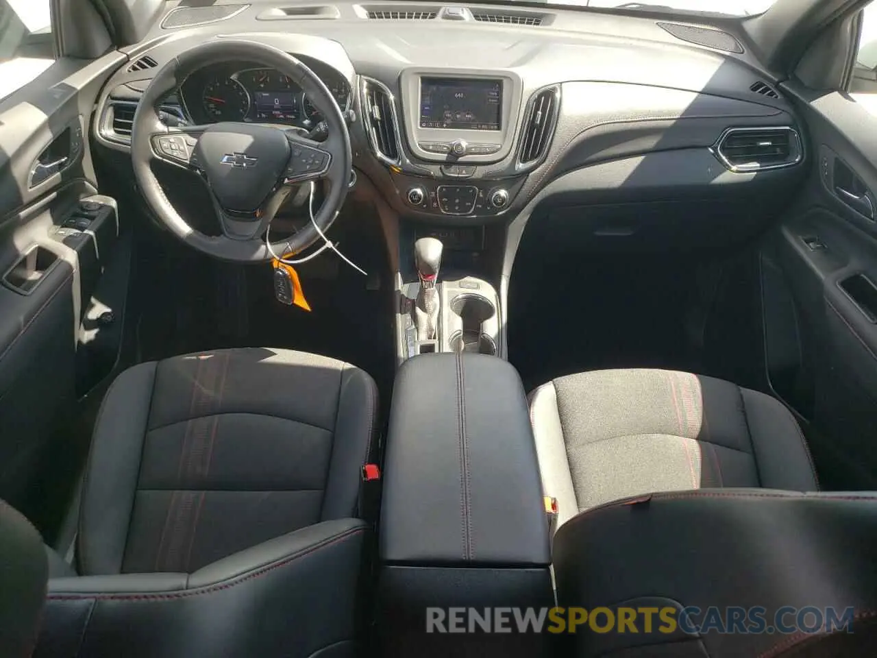 8 Photograph of a damaged car 3GNAXMEV5NS245928 CHEVROLET EQUINOX 2022