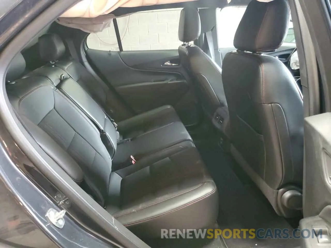 11 Photograph of a damaged car 3GNAXMEV8NS121927 CHEVROLET EQUINOX 2022