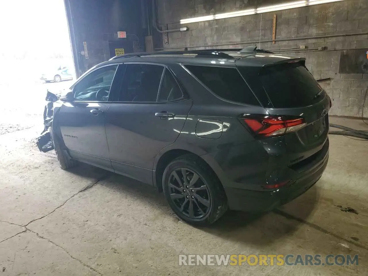 2 Photograph of a damaged car 3GNAXMEV8NS121927 CHEVROLET EQUINOX 2022