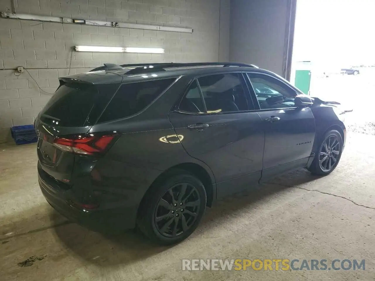 3 Photograph of a damaged car 3GNAXMEV8NS121927 CHEVROLET EQUINOX 2022
