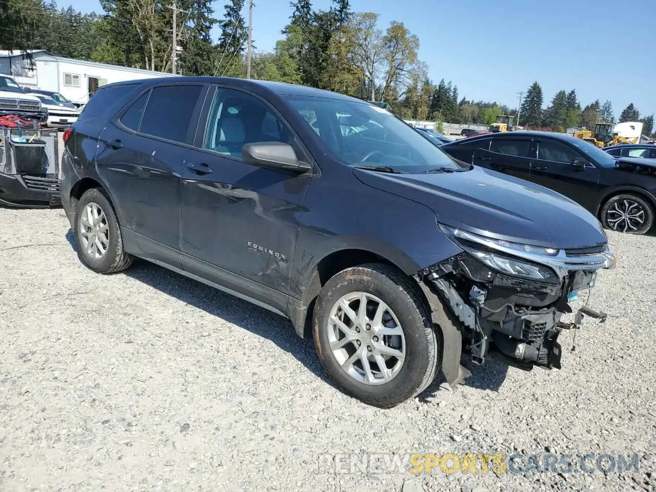 4 Photograph of a damaged car 3GNAXSEV0NS176070 CHEVROLET EQUINOX 2022