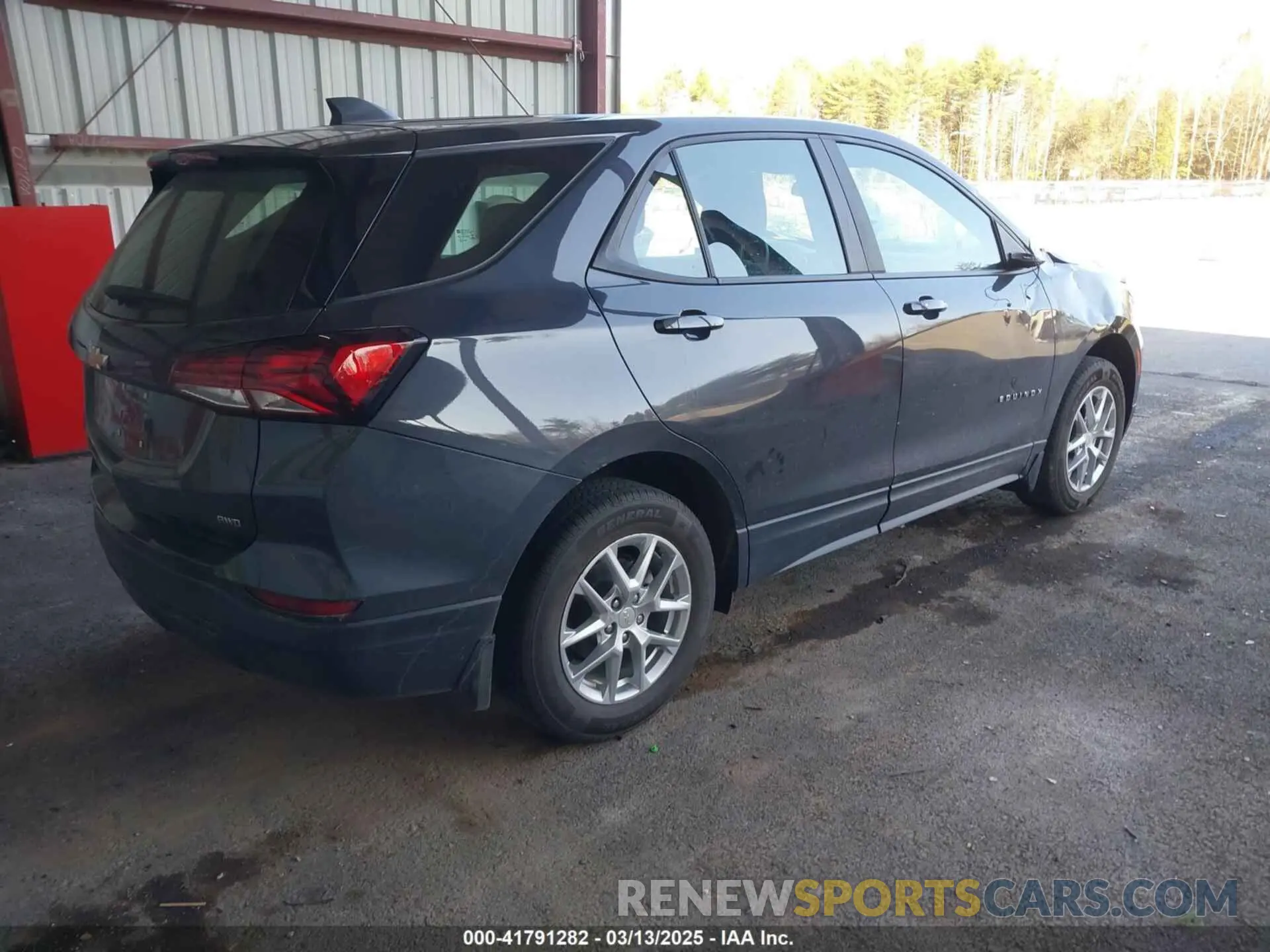 4 Photograph of a damaged car 3GNAXSEV2NS152370 CHEVROLET EQUINOX 2022
