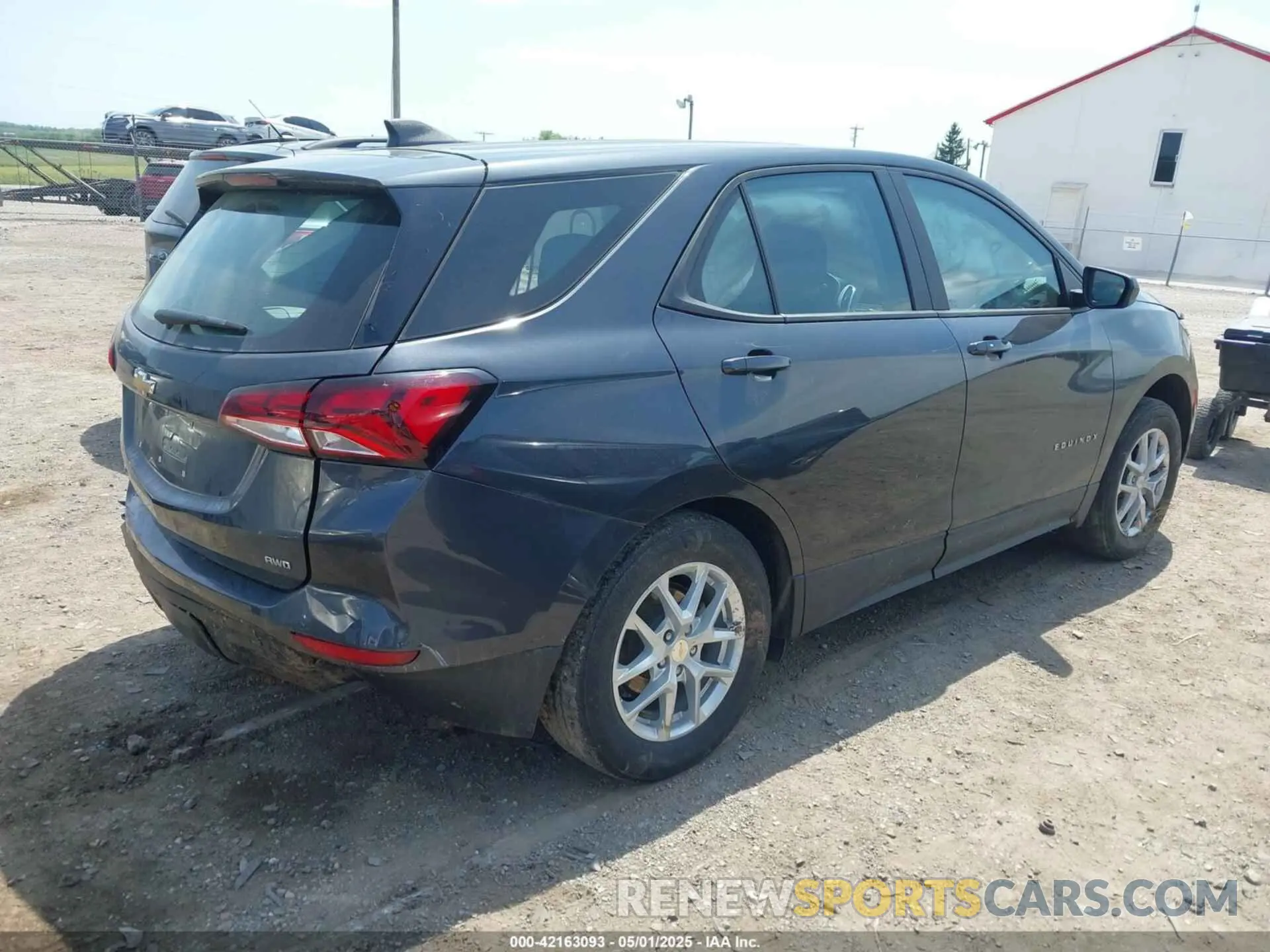 4 Photograph of a damaged car 3GNAXSEV3NS160445 CHEVROLET EQUINOX 2022
