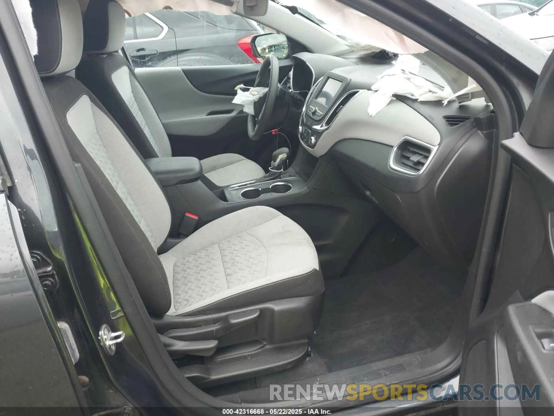 5 Photograph of a damaged car 3GNAXSEV5NS166036 CHEVROLET EQUINOX 2022