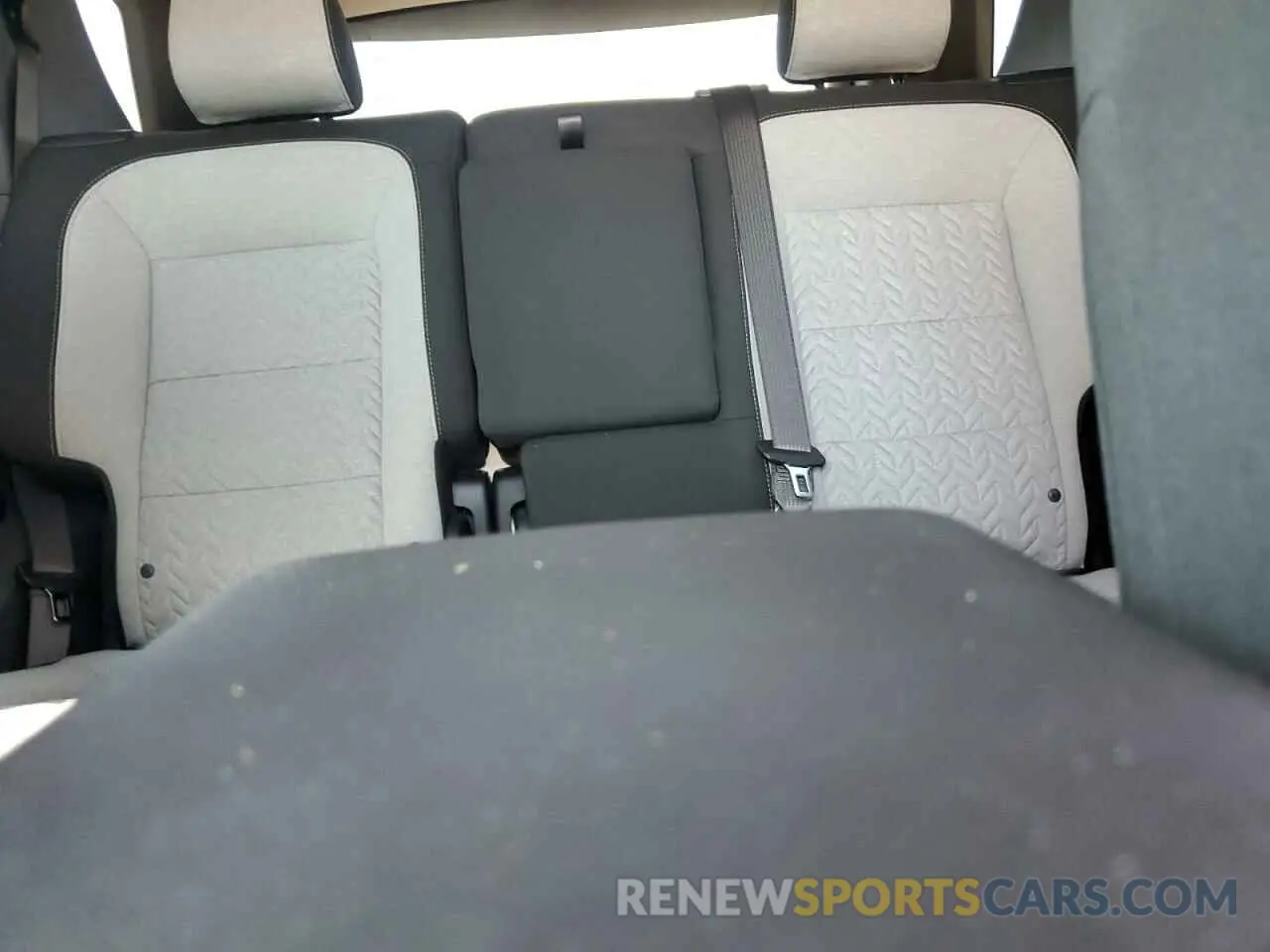 10 Photograph of a damaged car 3GNAXSEV5NS239261 CHEVROLET EQUINOX 2022
