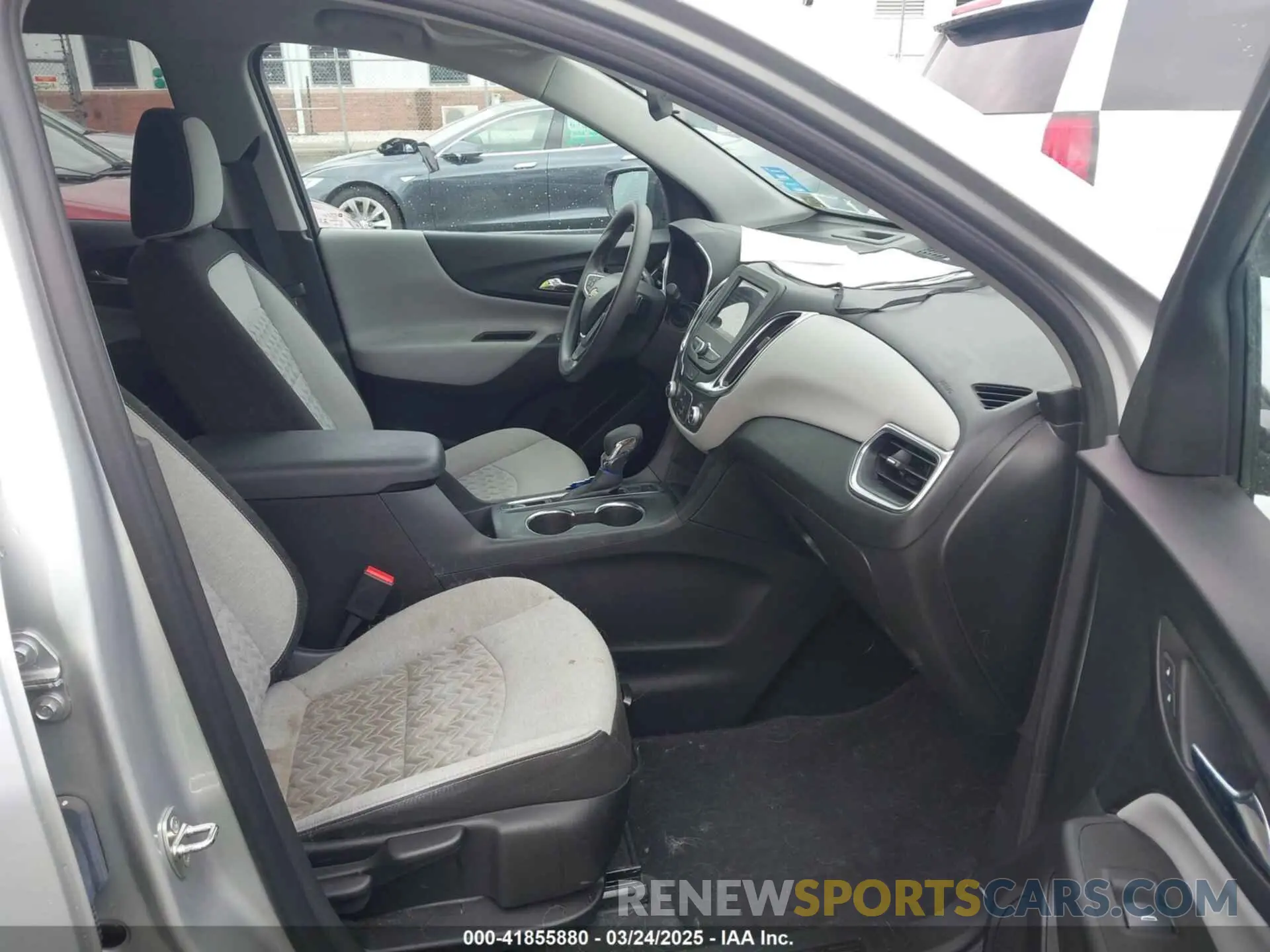 5 Photograph of a damaged car 3GNAXSEV9NS175452 CHEVROLET EQUINOX 2022