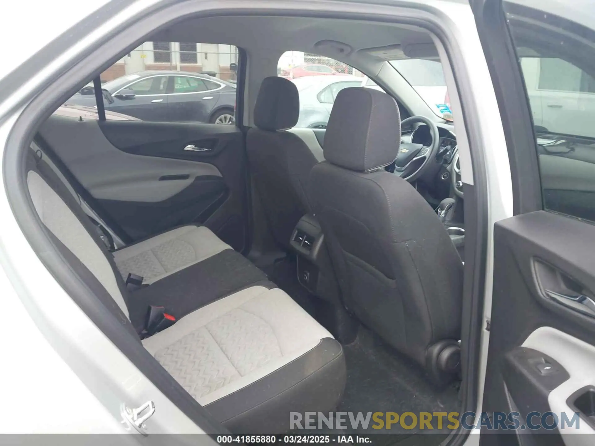 8 Photograph of a damaged car 3GNAXSEV9NS175452 CHEVROLET EQUINOX 2022