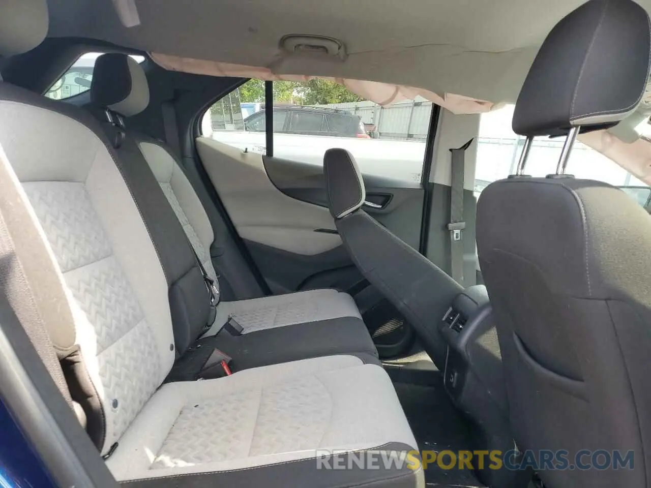 11 Photograph of a damaged car 3GNAXSEVXNS165545 CHEVROLET EQUINOX 2022