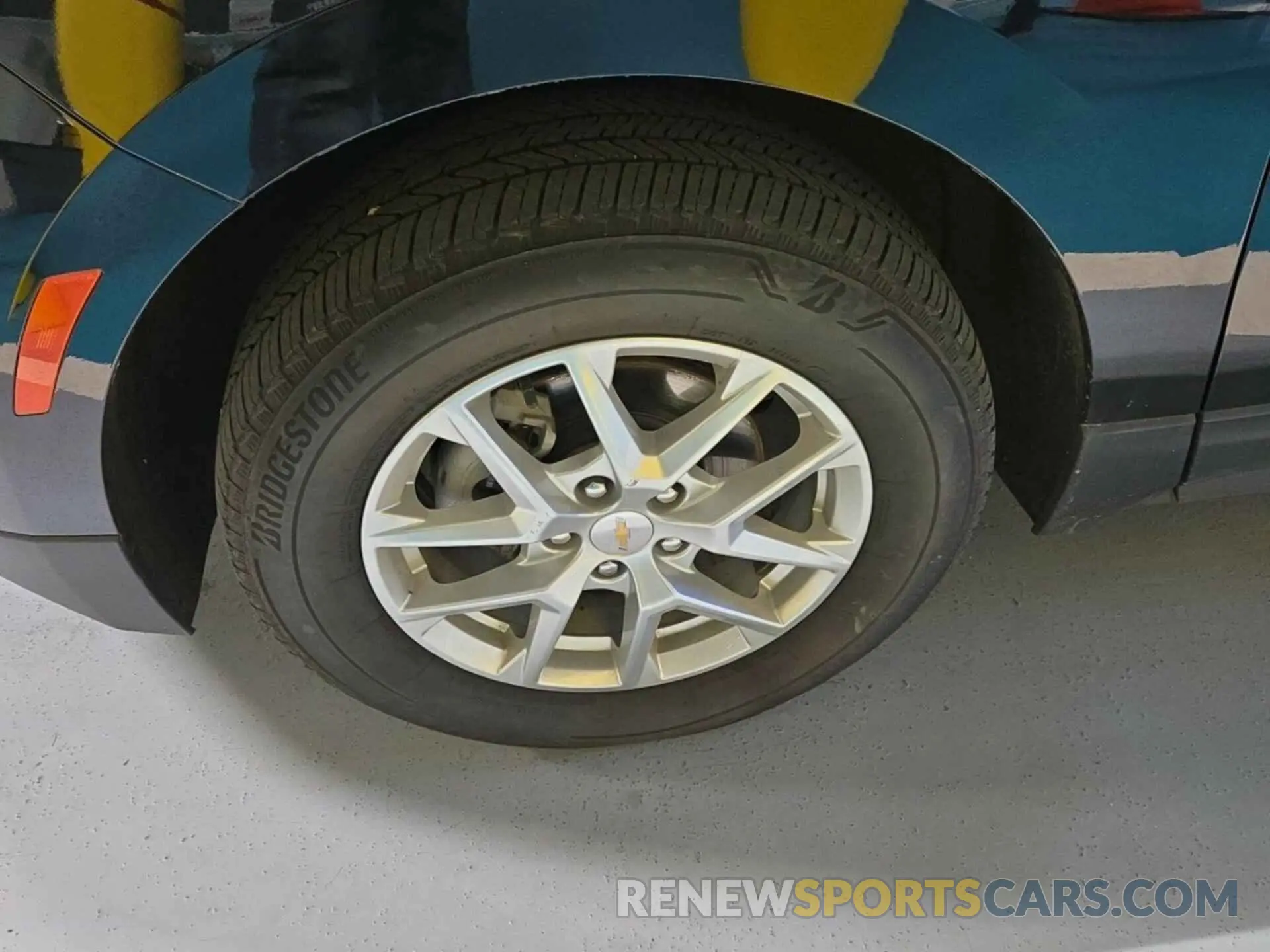 18 Photograph of a damaged car 3GNAXTEV0NL143022 CHEVROLET EQUINOX 2022