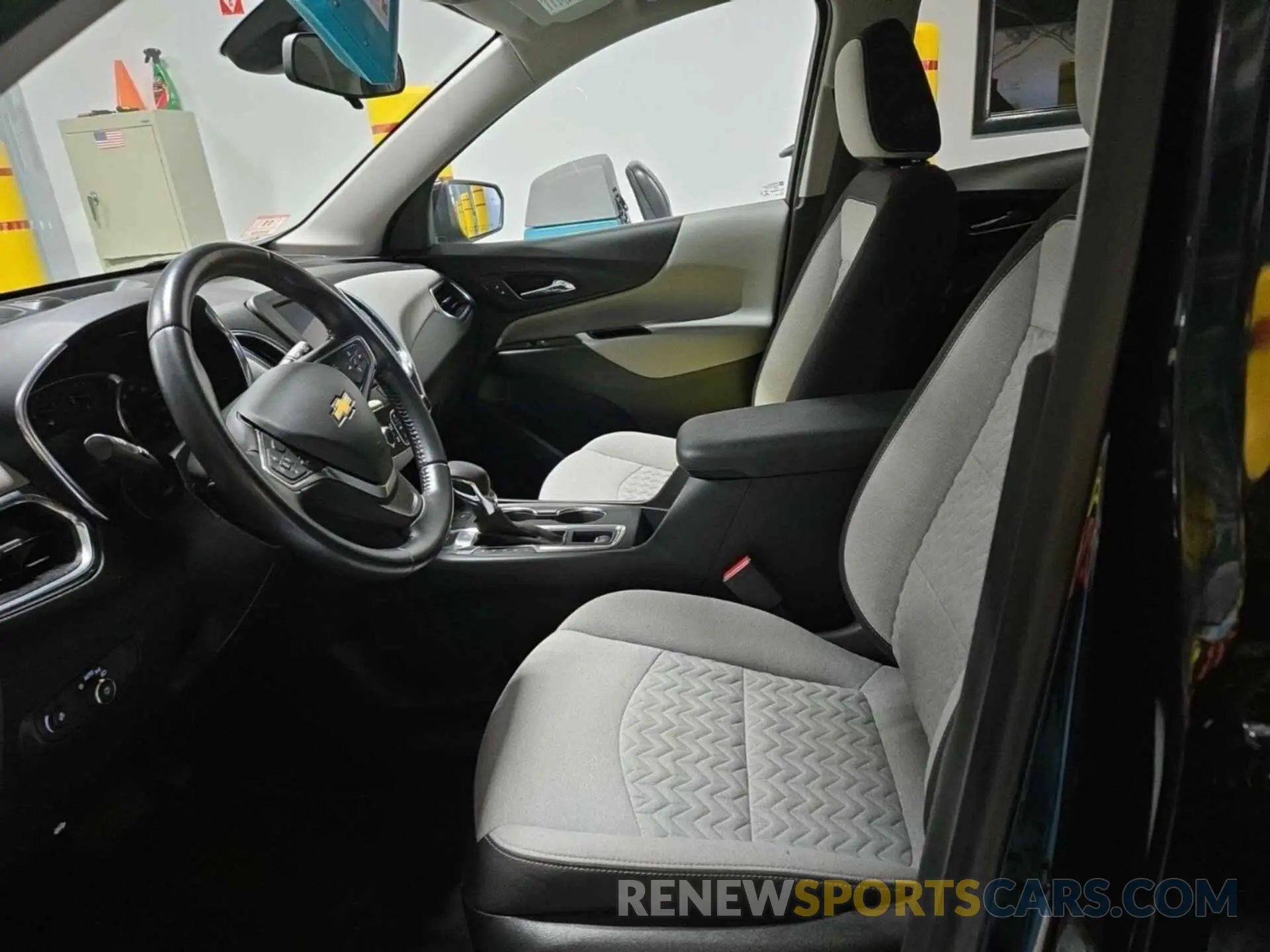 37 Photograph of a damaged car 3GNAXTEV0NL143022 CHEVROLET EQUINOX 2022