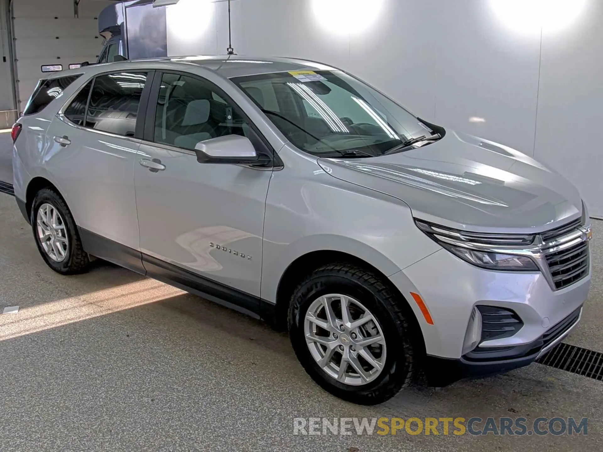 27 Photograph of a damaged car 3GNAXTEV0NL152139 CHEVROLET EQUINOX 2022