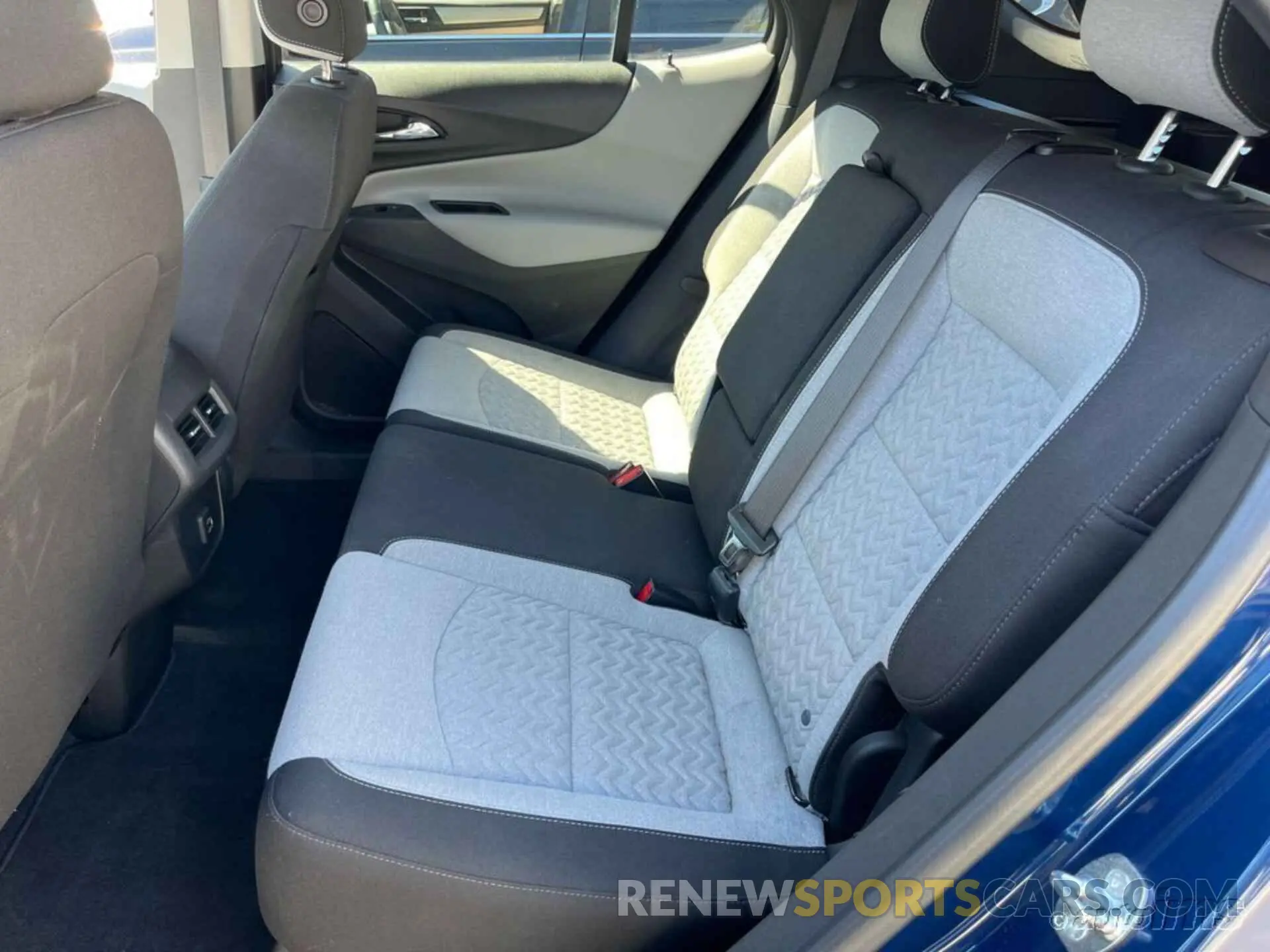 11 Photograph of a damaged car 3GNAXTEV0NS158349 CHEVROLET EQUINOX 2022
