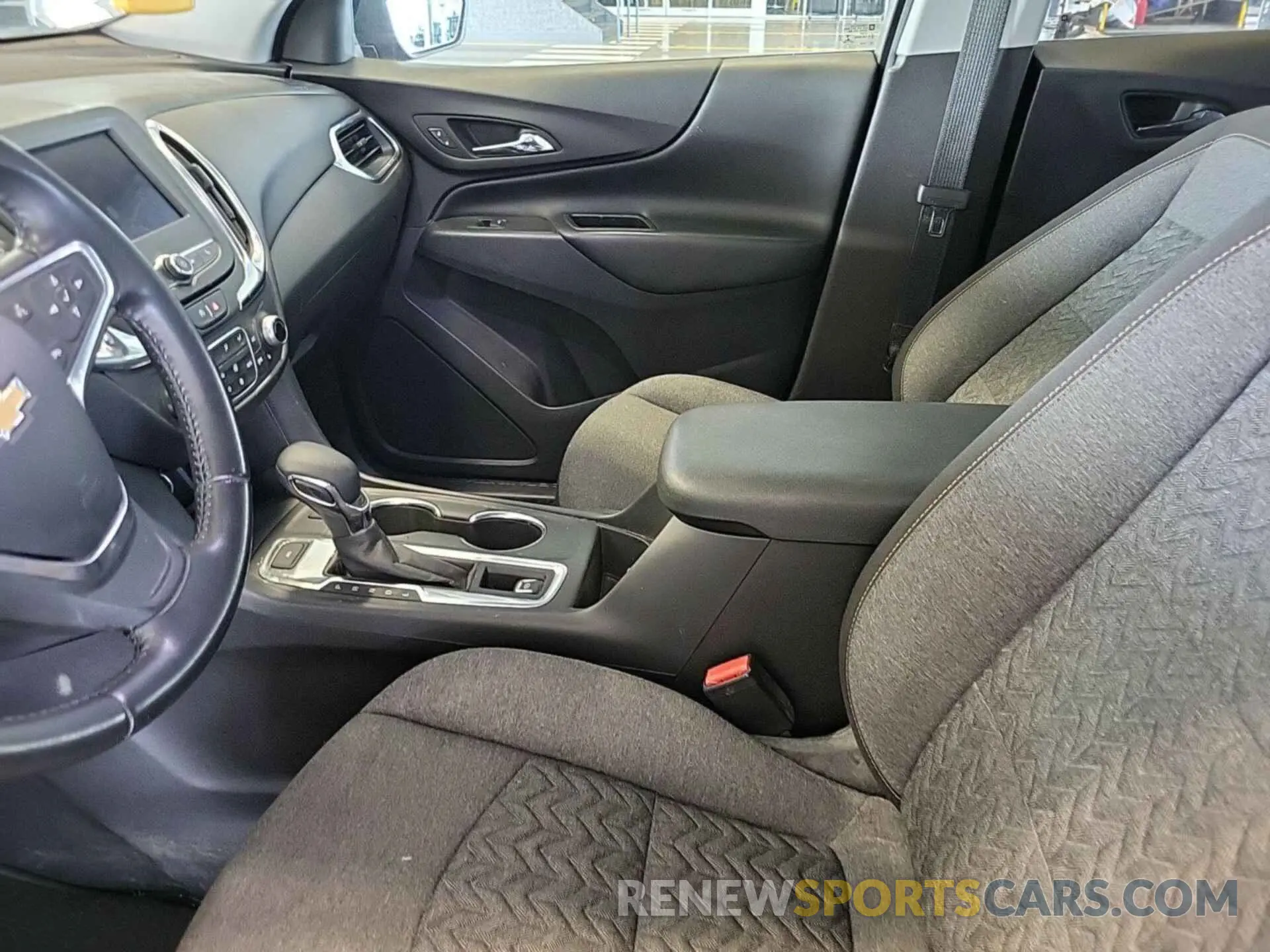 28 Photograph of a damaged car 3GNAXTEV1NL132711 CHEVROLET EQUINOX 2022
