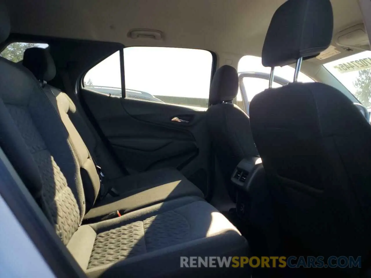 11 Photograph of a damaged car 3GNAXTEV1NL134670 CHEVROLET EQUINOX 2022