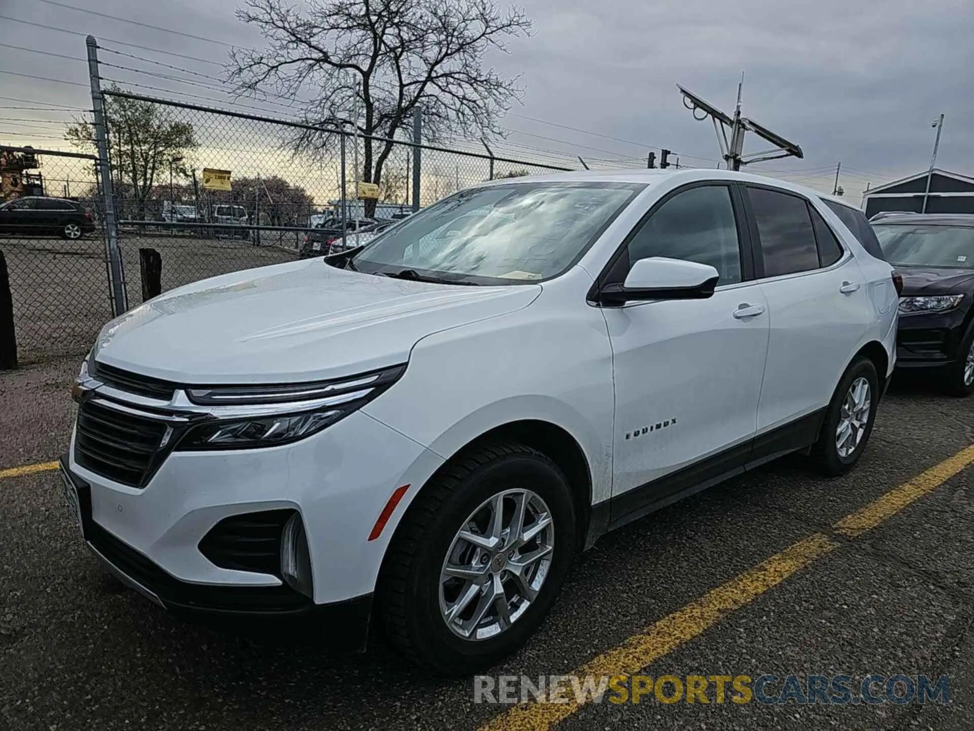 9 Photograph of a damaged car 3GNAXTEV6NL132817 CHEVROLET EQUINOX 2022