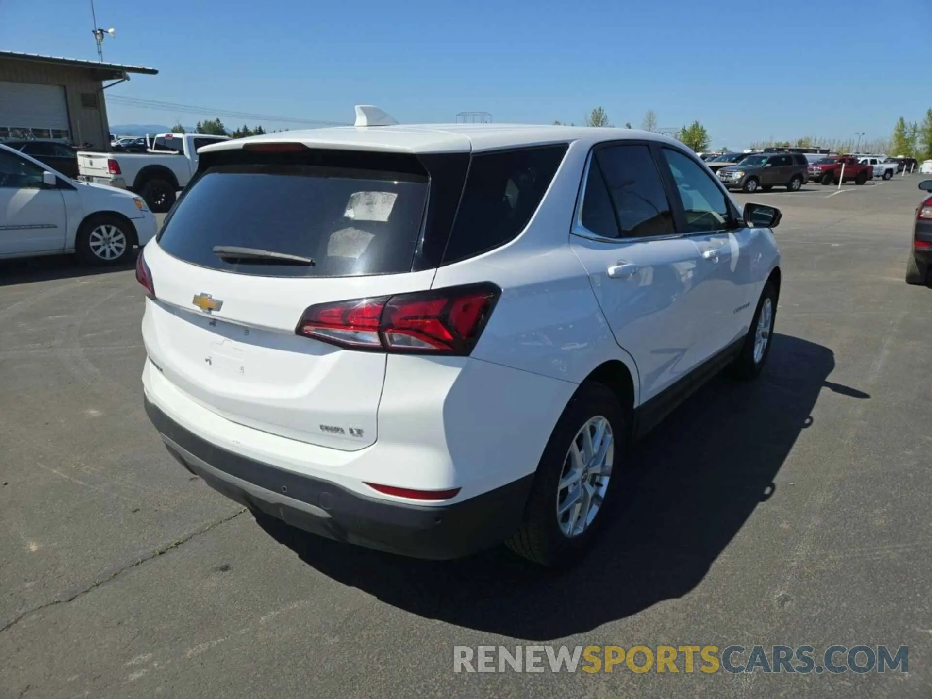 5 Photograph of a damaged car 3GNAXTEV8NL143348 CHEVROLET EQUINOX 2022