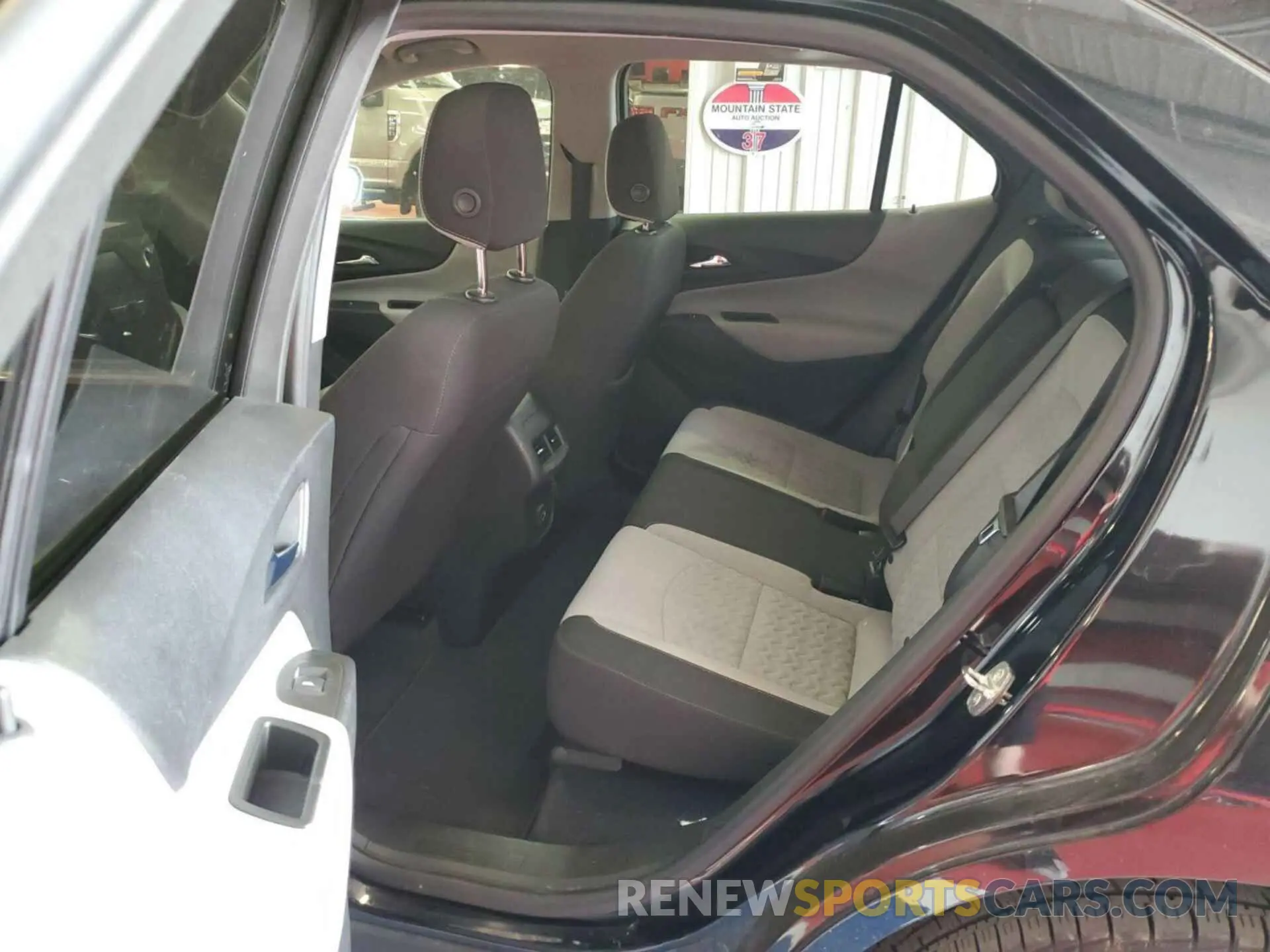 29 Photograph of a damaged car 3GNAXTEV8NL143401 CHEVROLET EQUINOX 2022