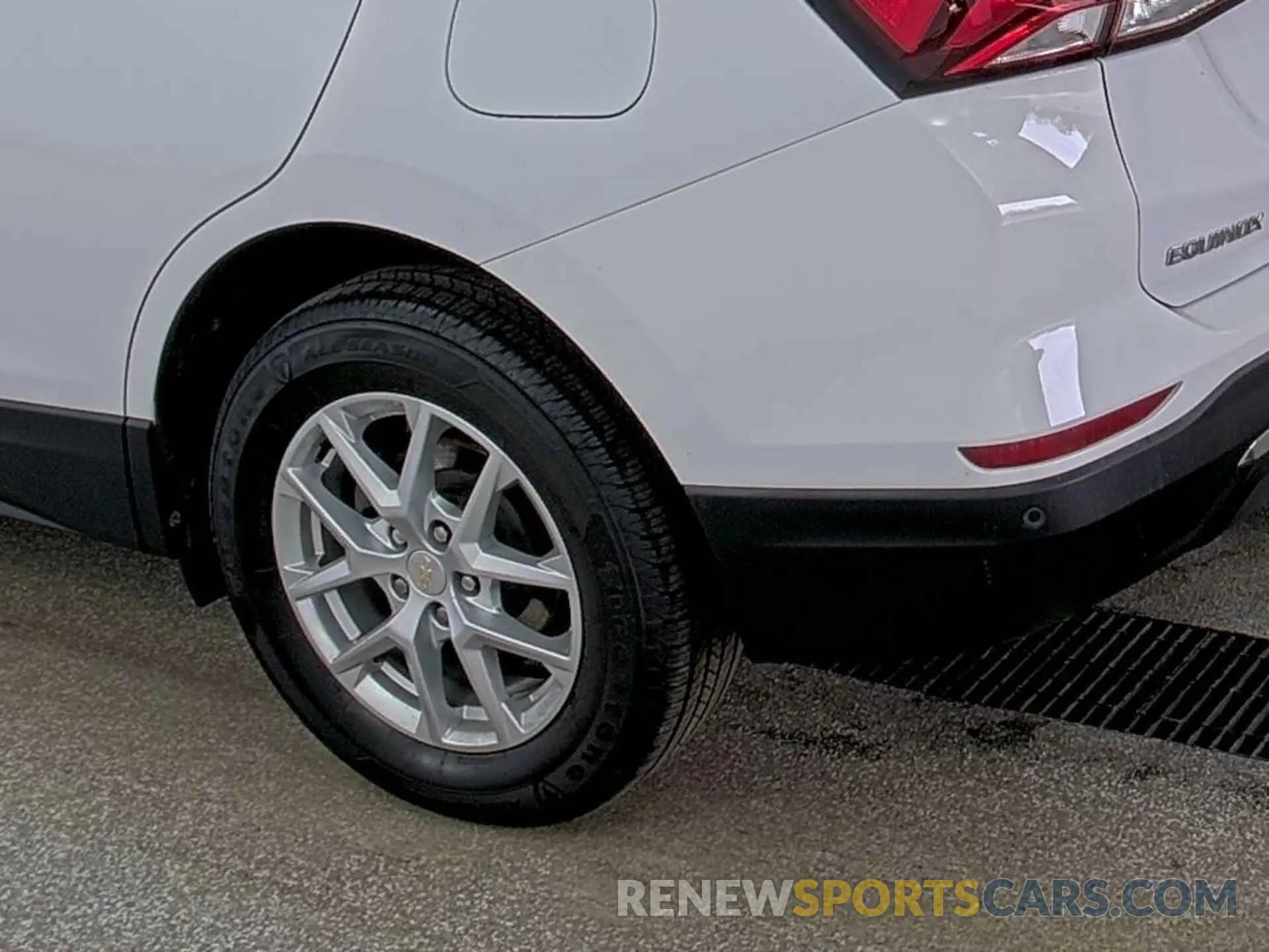 22 Photograph of a damaged car 3GNAXTEV9NL143066 CHEVROLET EQUINOX 2022