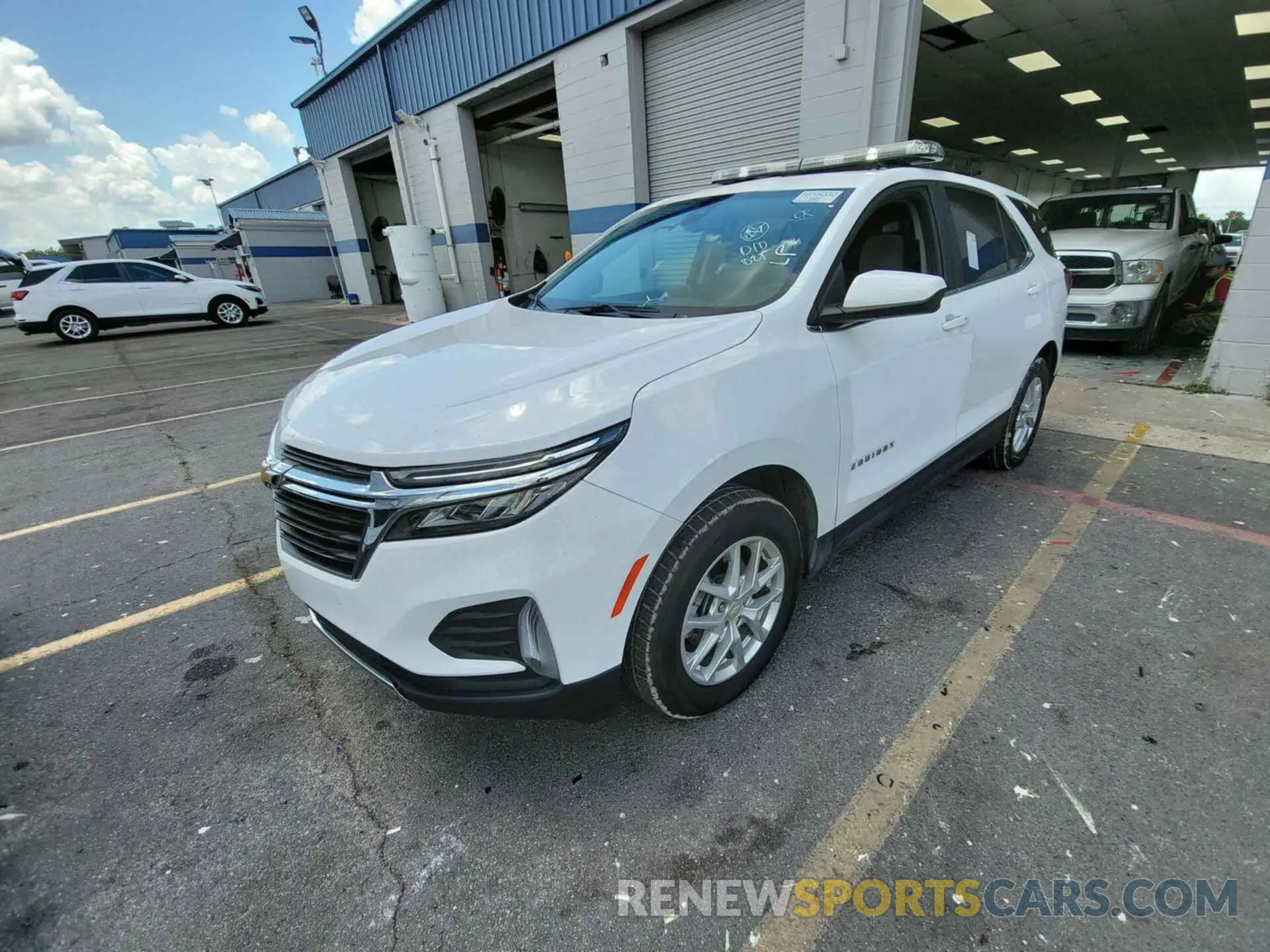 10 Photograph of a damaged car 3GNAXTEV9NL244429 CHEVROLET EQUINOX 2022