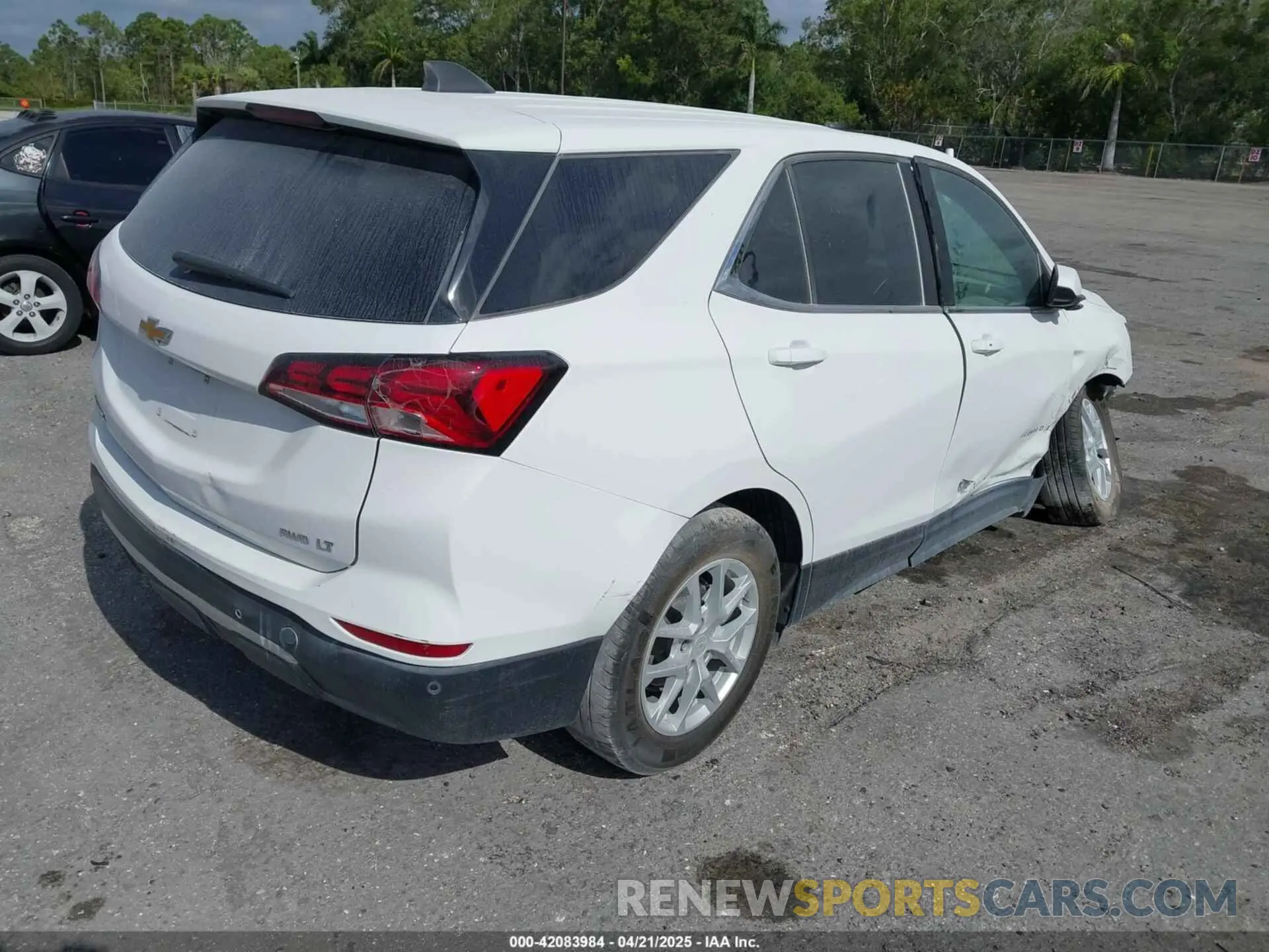 4 Photograph of a damaged car 3GNAXTEVXNL160281 CHEVROLET EQUINOX 2022