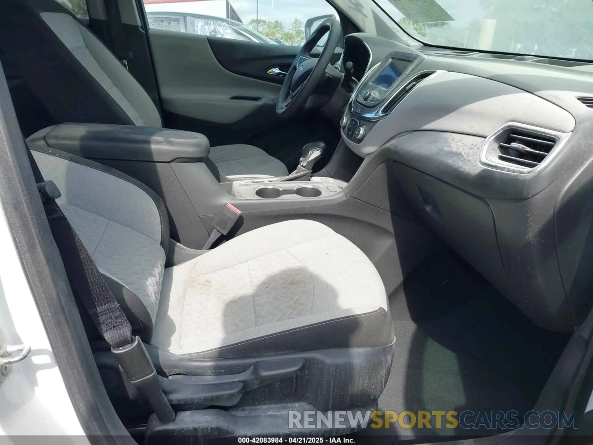 5 Photograph of a damaged car 3GNAXTEVXNL160281 CHEVROLET EQUINOX 2022