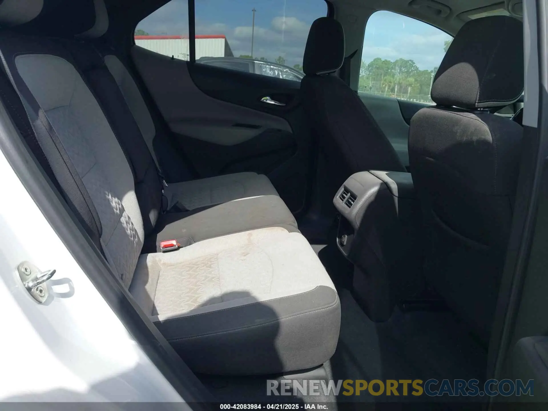 8 Photograph of a damaged car 3GNAXTEVXNL160281 CHEVROLET EQUINOX 2022