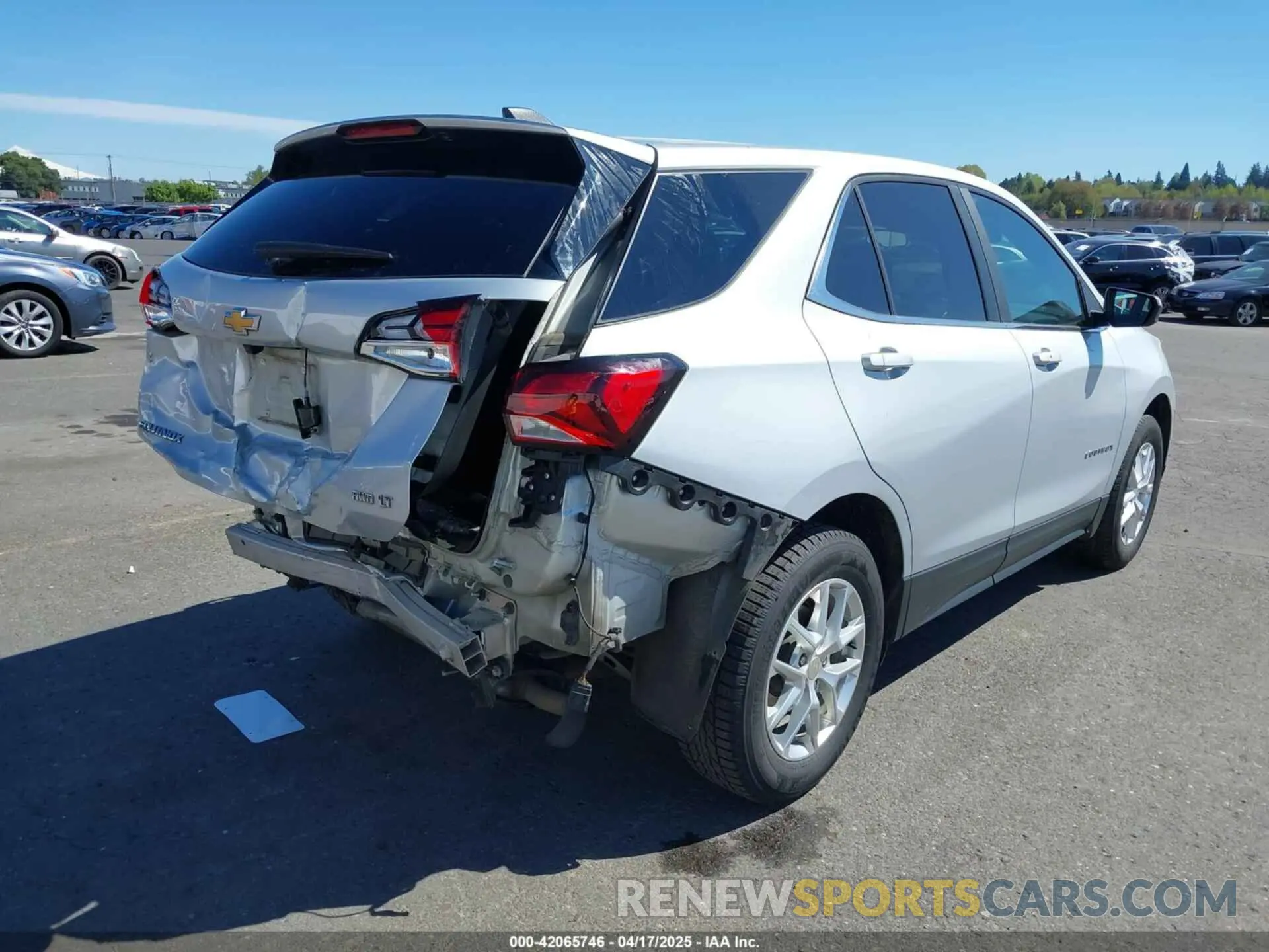 4 Photograph of a damaged car 3GNAXTEVXNL225291 CHEVROLET EQUINOX 2022