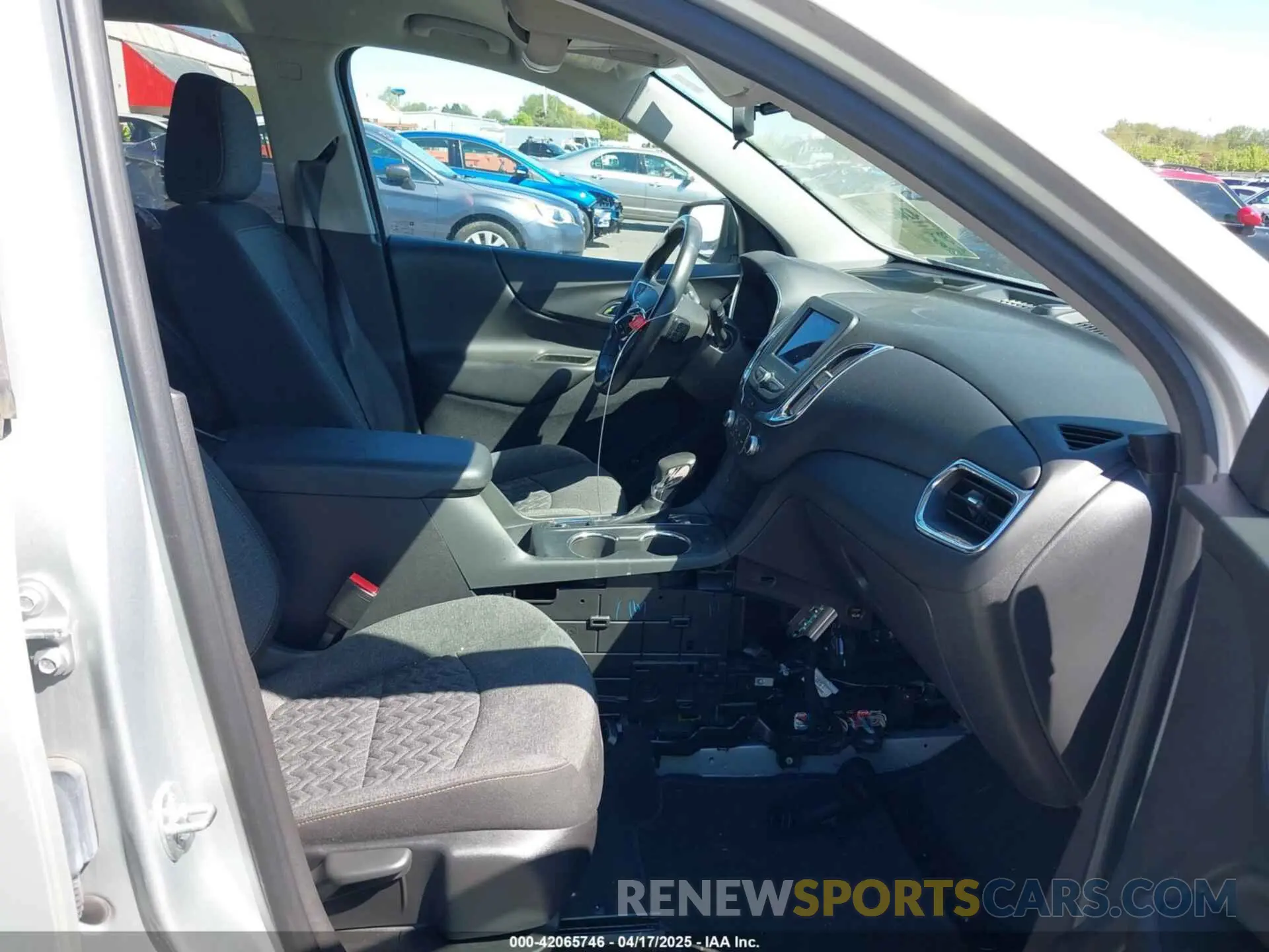 5 Photograph of a damaged car 3GNAXTEVXNL225291 CHEVROLET EQUINOX 2022