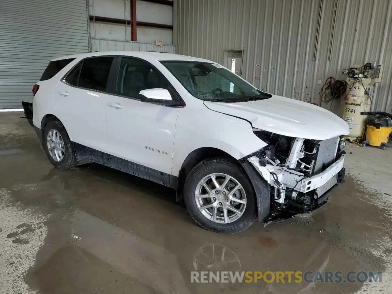 4 Photograph of a damaged car 3GNAXUEV0NL117896 CHEVROLET EQUINOX 2022