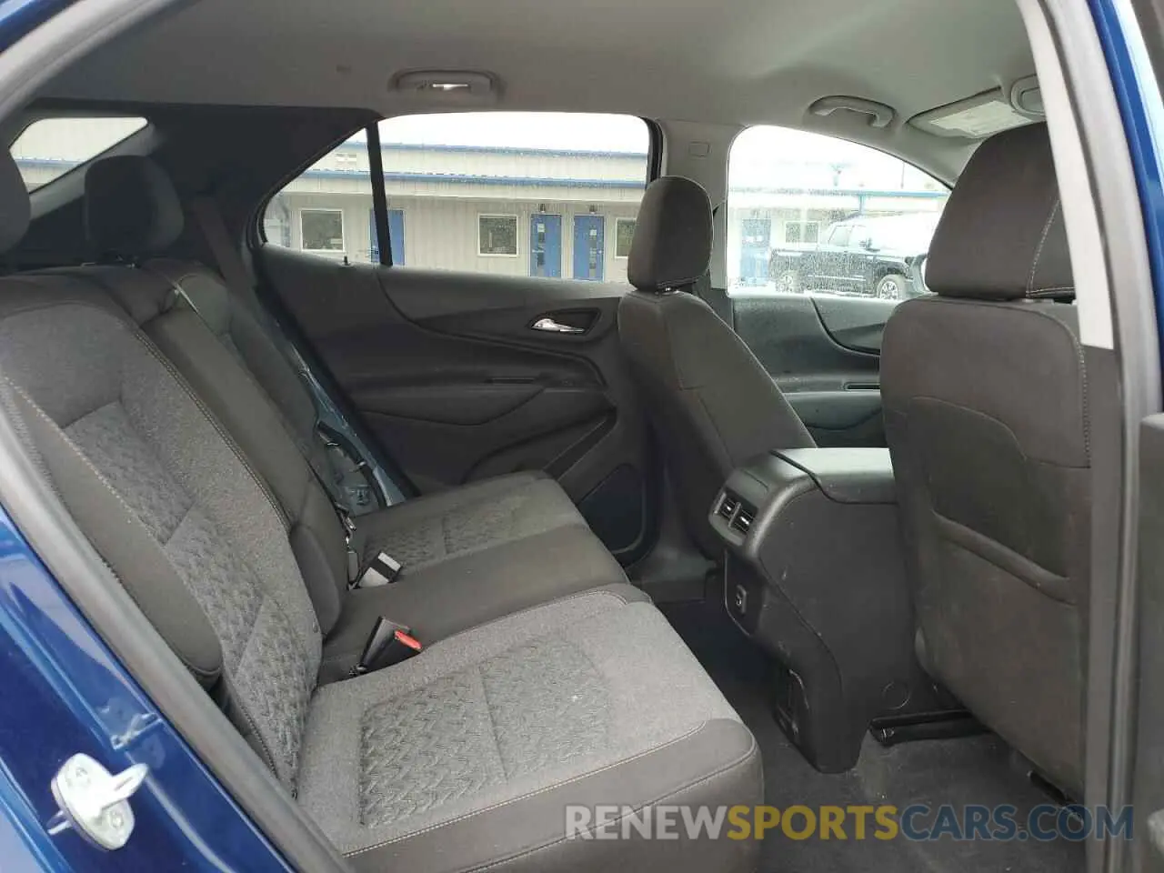 11 Photograph of a damaged car 3GNAXUEV0NL153796 CHEVROLET EQUINOX 2022