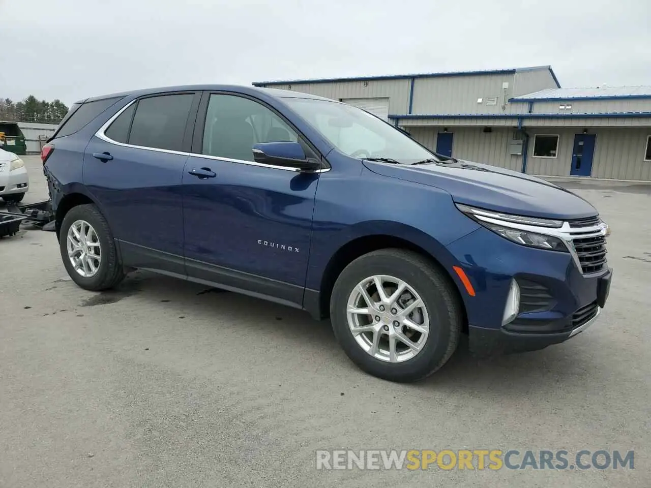 4 Photograph of a damaged car 3GNAXUEV0NL153796 CHEVROLET EQUINOX 2022