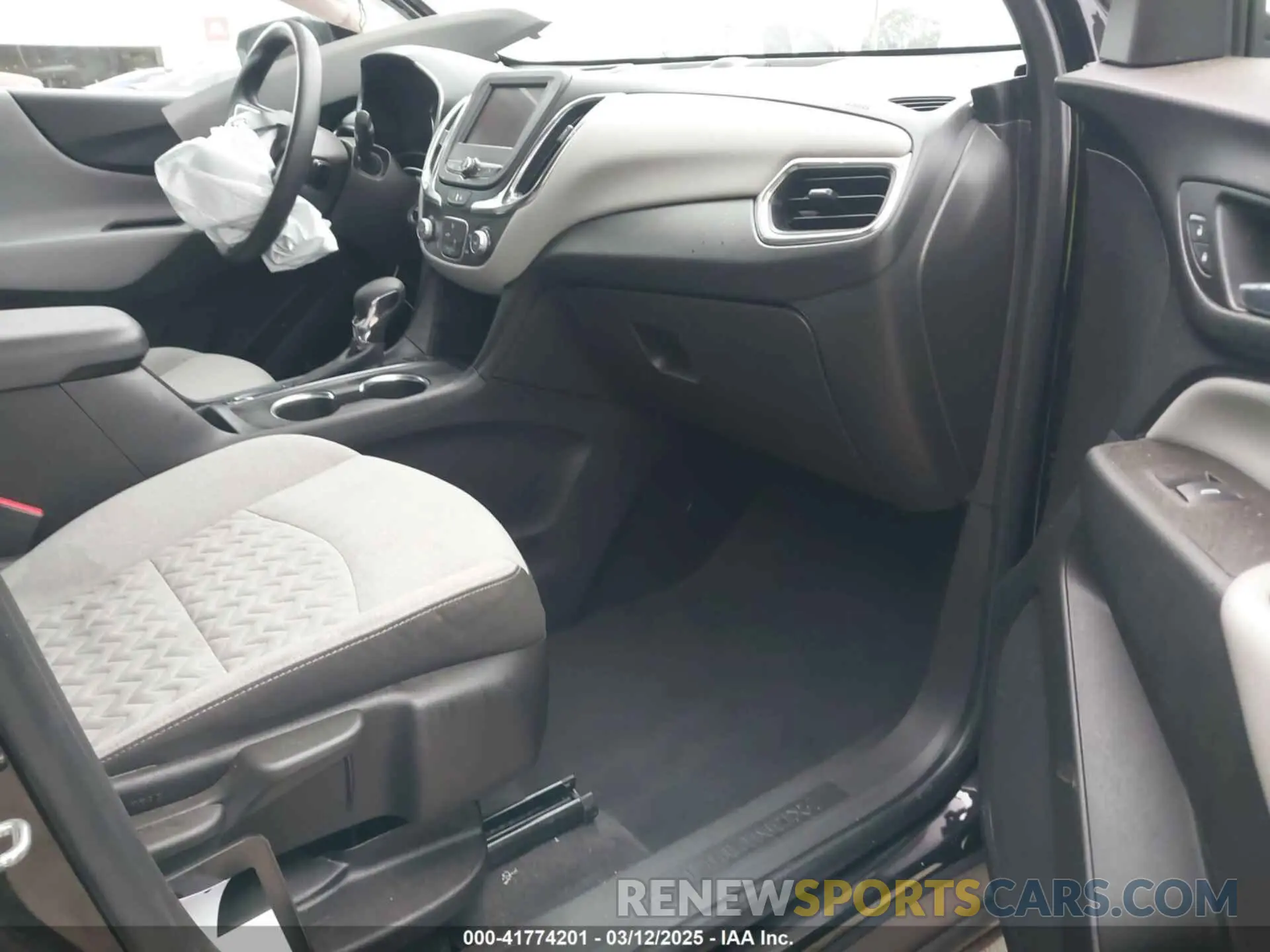 5 Photograph of a damaged car 3GNAXUEV0NL206528 CHEVROLET EQUINOX 2022