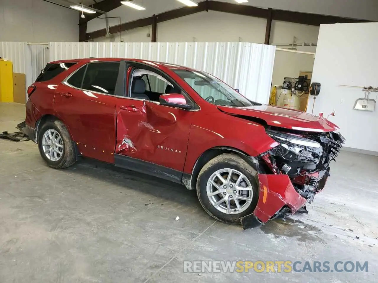 4 Photograph of a damaged car 3GNAXUEV0NL214757 CHEVROLET EQUINOX 2022