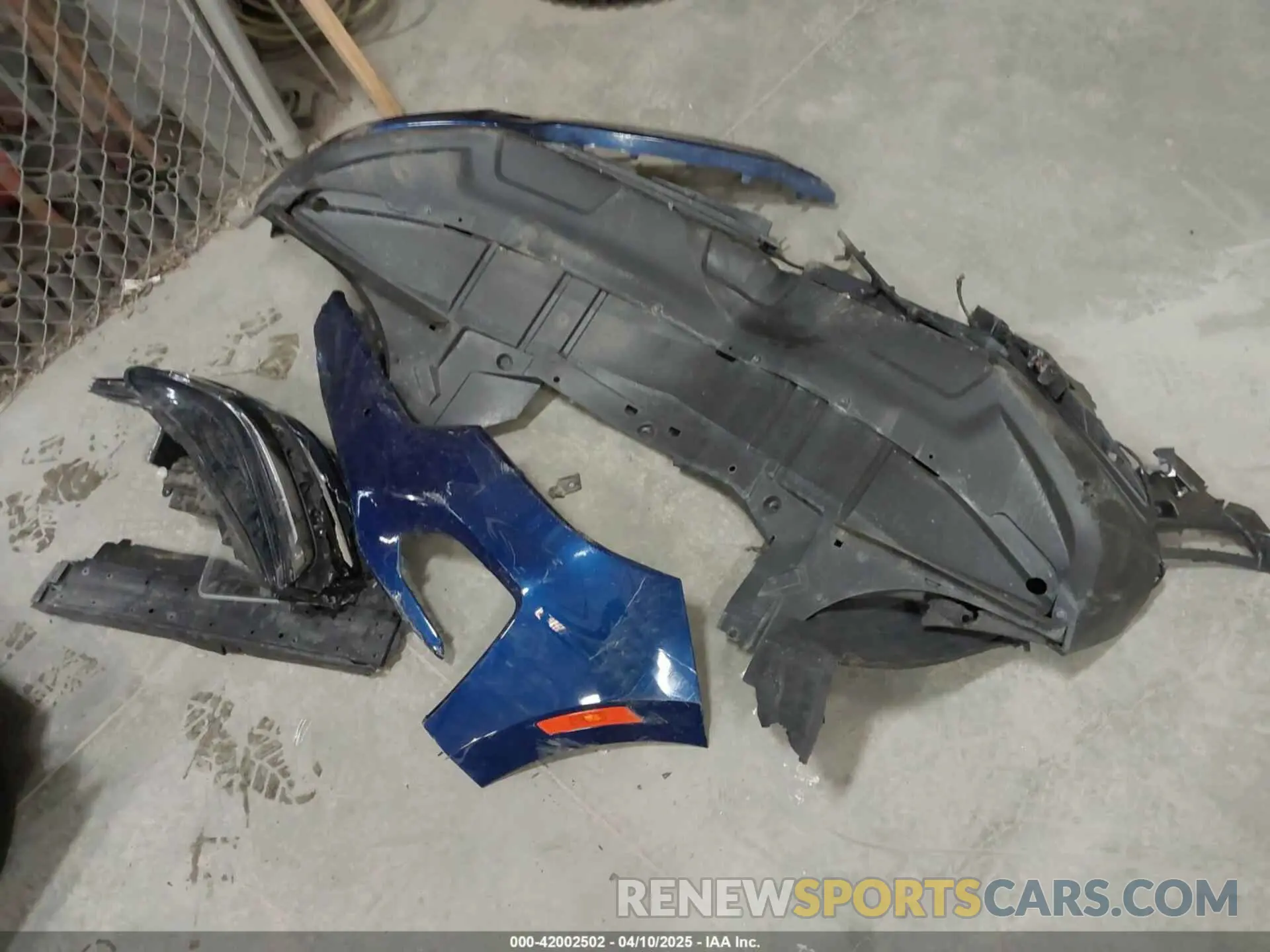 12 Photograph of a damaged car 3GNAXUEV0NL223572 CHEVROLET EQUINOX 2022