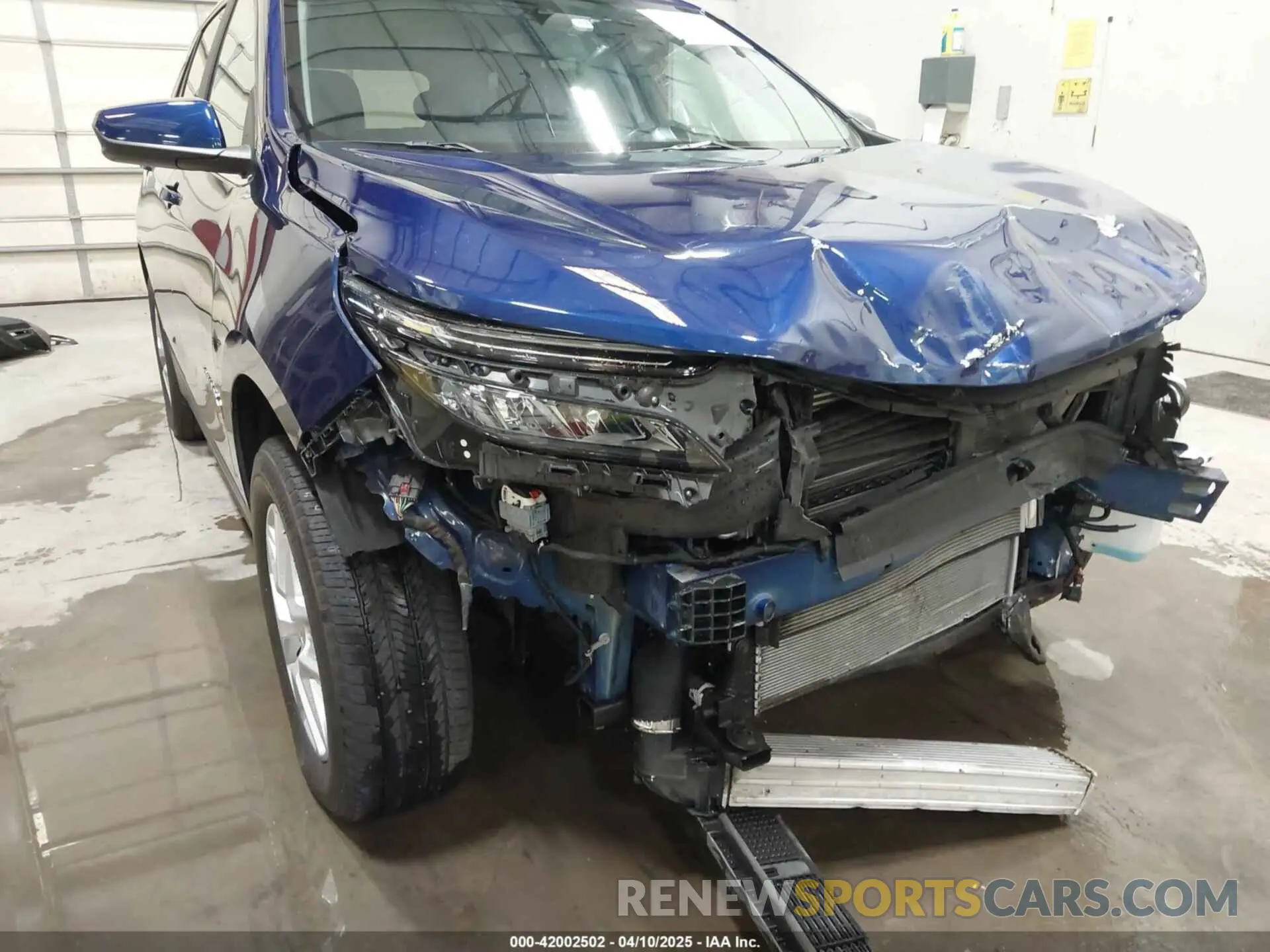18 Photograph of a damaged car 3GNAXUEV0NL223572 CHEVROLET EQUINOX 2022