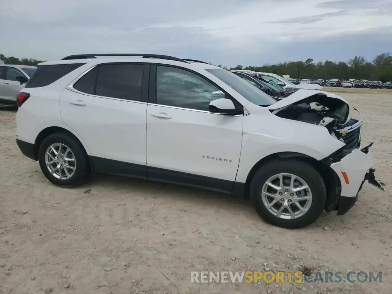 4 Photograph of a damaged car 3GNAXUEV0NL255261 CHEVROLET EQUINOX 2022